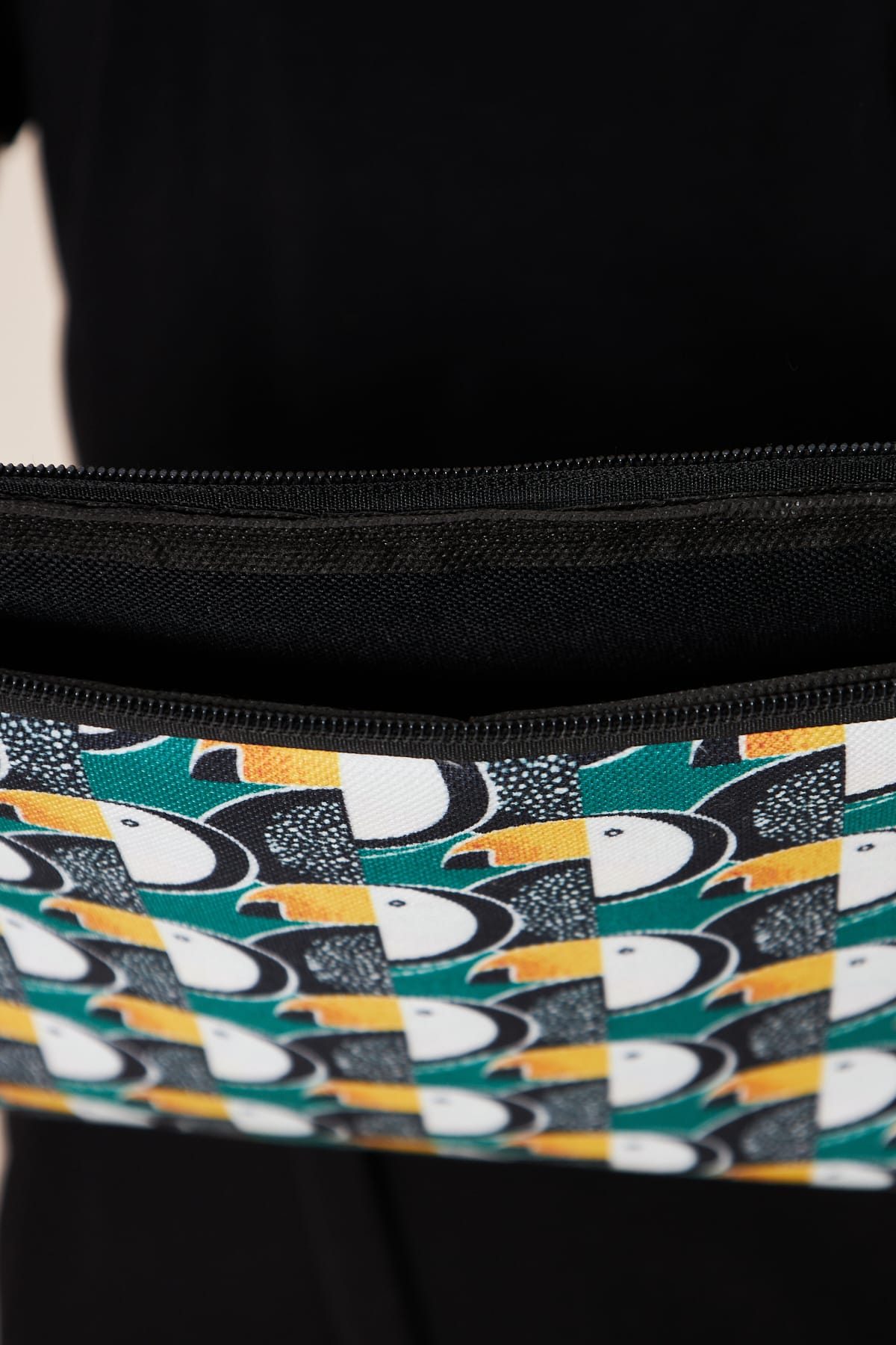 WOLF & ROCK TOUCHAN BIRD NOTEBOOK CASE 15''-16''