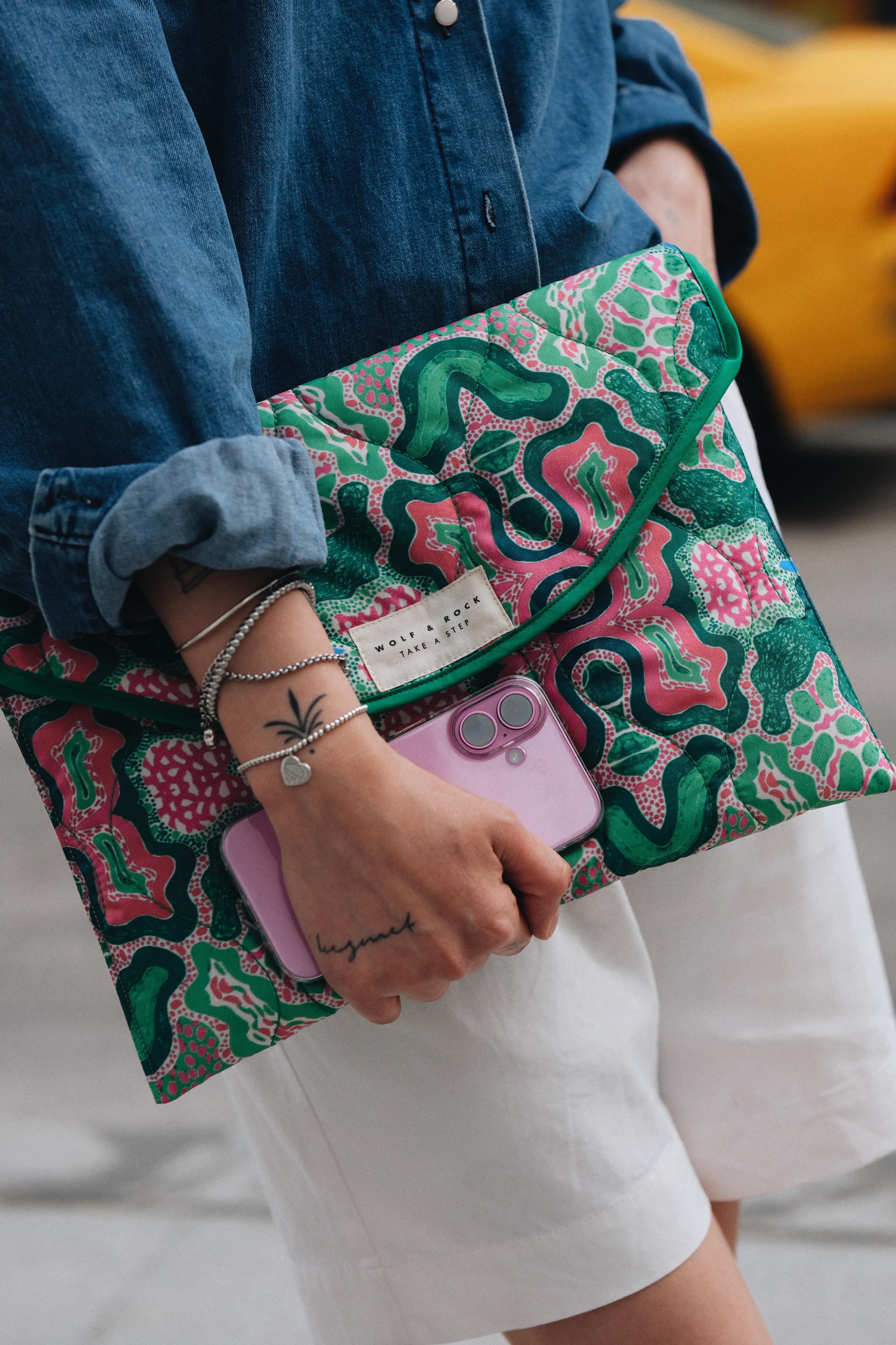 Paloma Green -Wolf&Rock Yeşil Desenli Notebook/tablet Kılıfı 13''-14''-15'' Uyumlu - 15"-15.6"