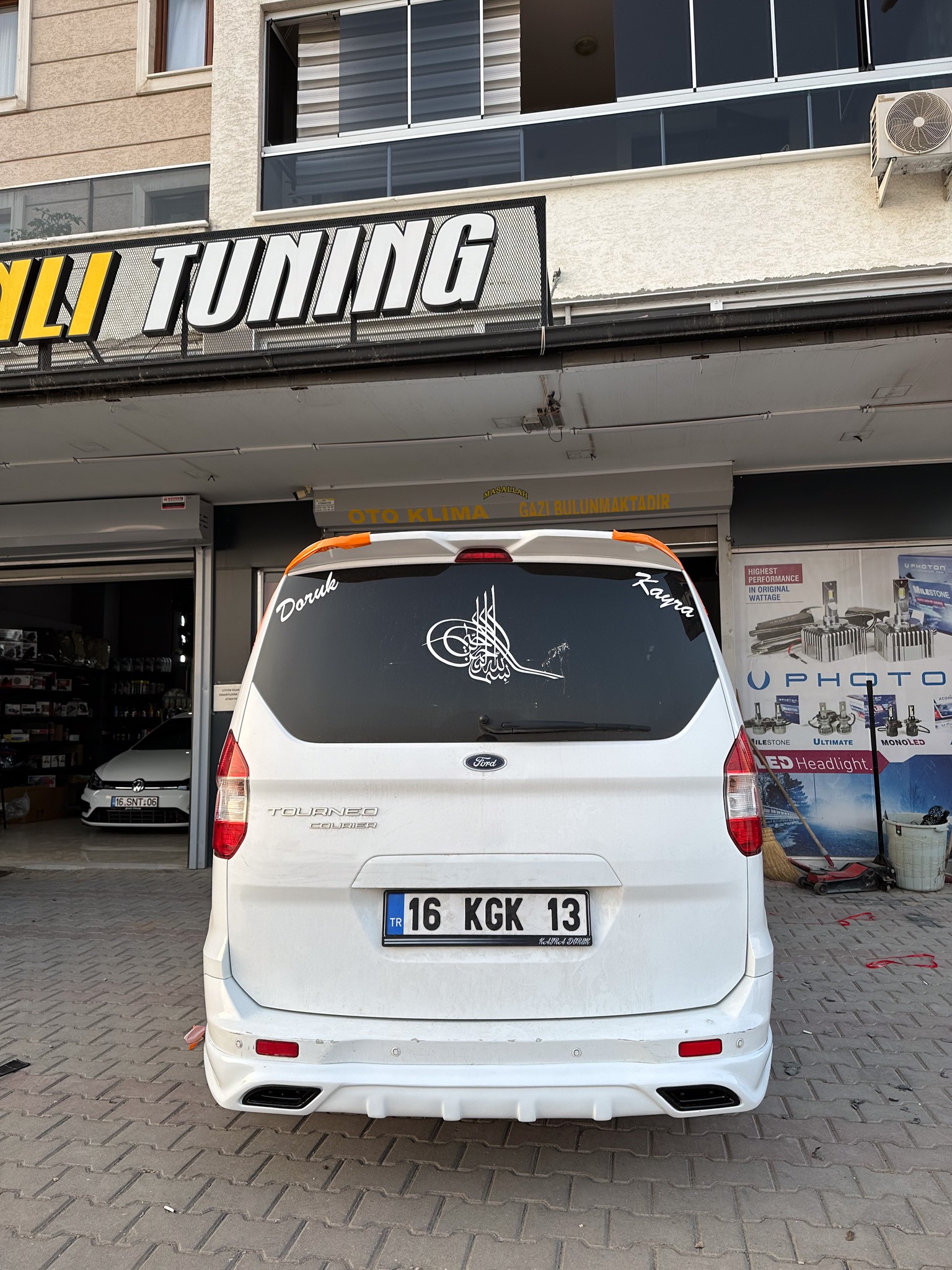 FORD COURİER ARKA EK BOYALI ( PLASTİK )