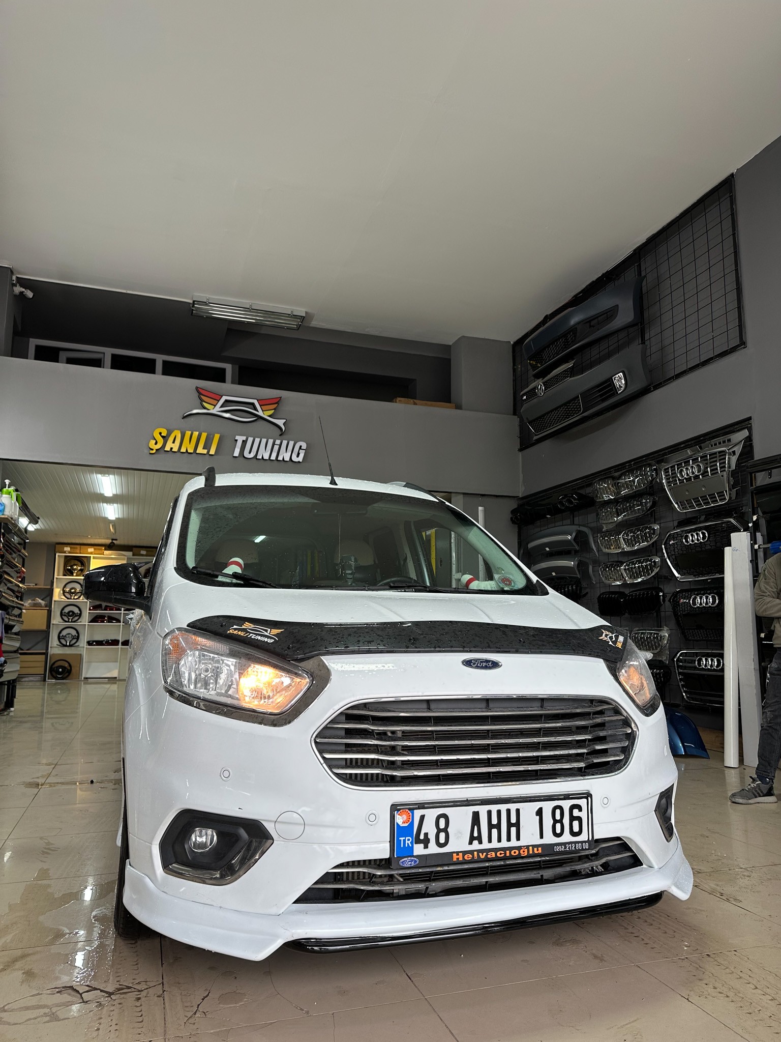 FORD COURİER BODY KİT BOYALI ( PLASTİK )