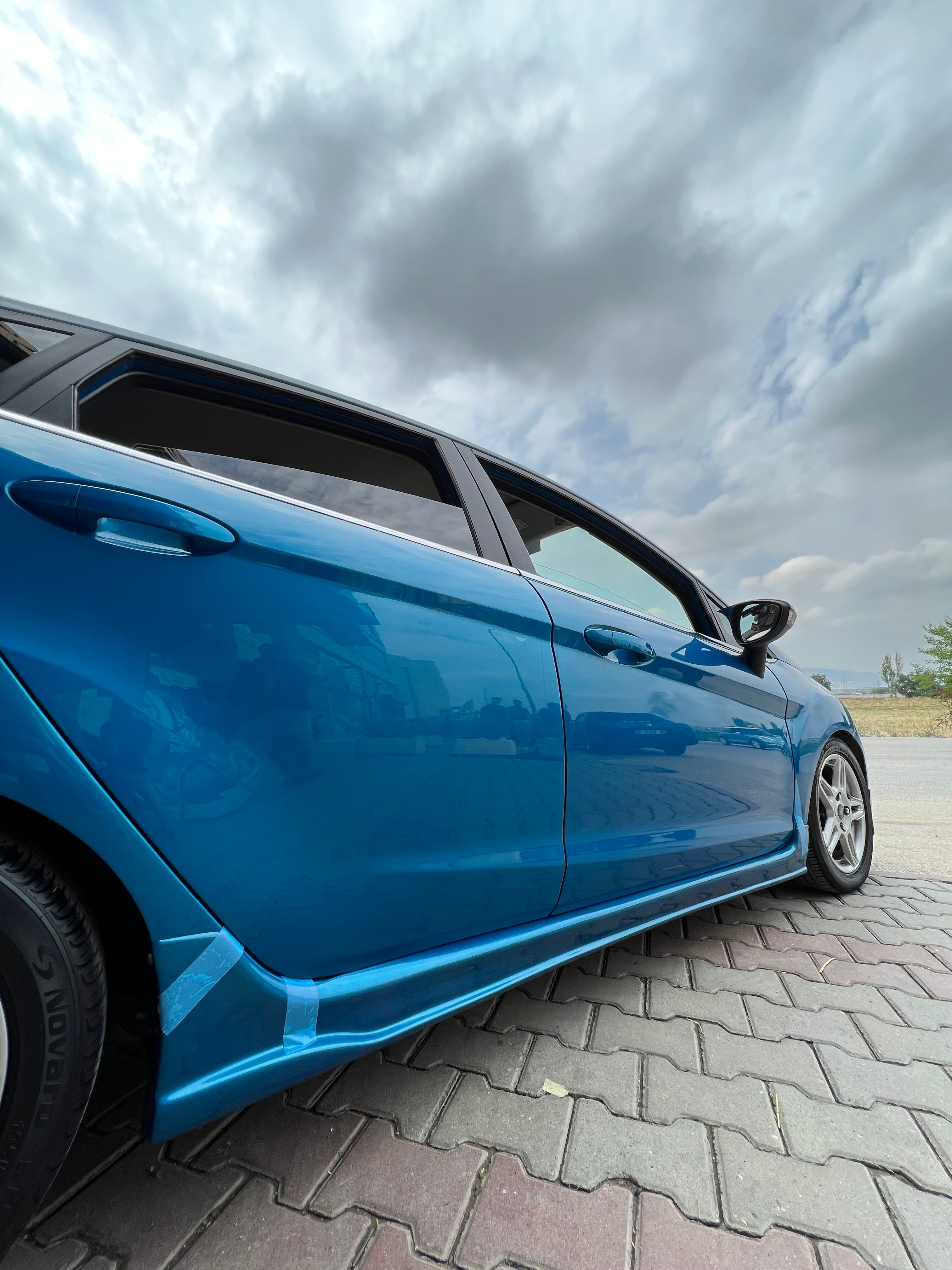 FORD FİESTA BODY KİT SETİ BOYALI ( PLASTİK )