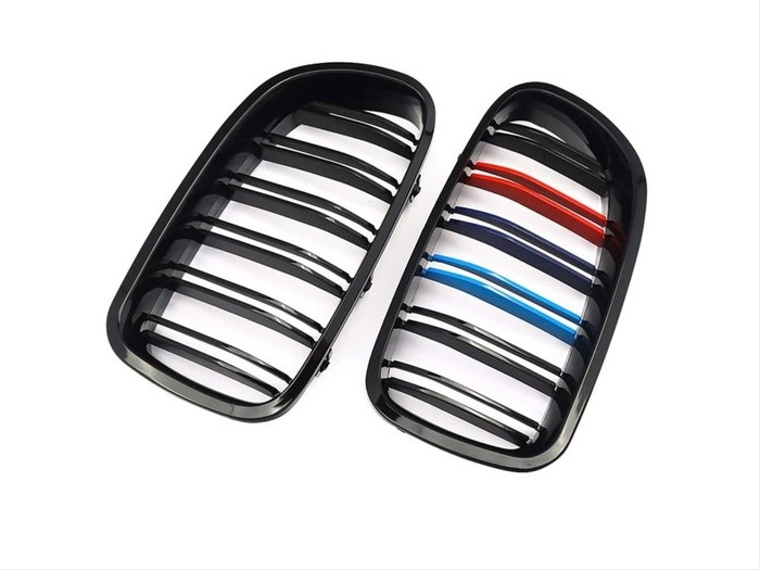 BMW 5 SERISI F10 2011-2018 IÇIN UYUMLU M5 GÖRÜNÜM BOBREK (CIFT CIZGI PANJUR) - M RENK
