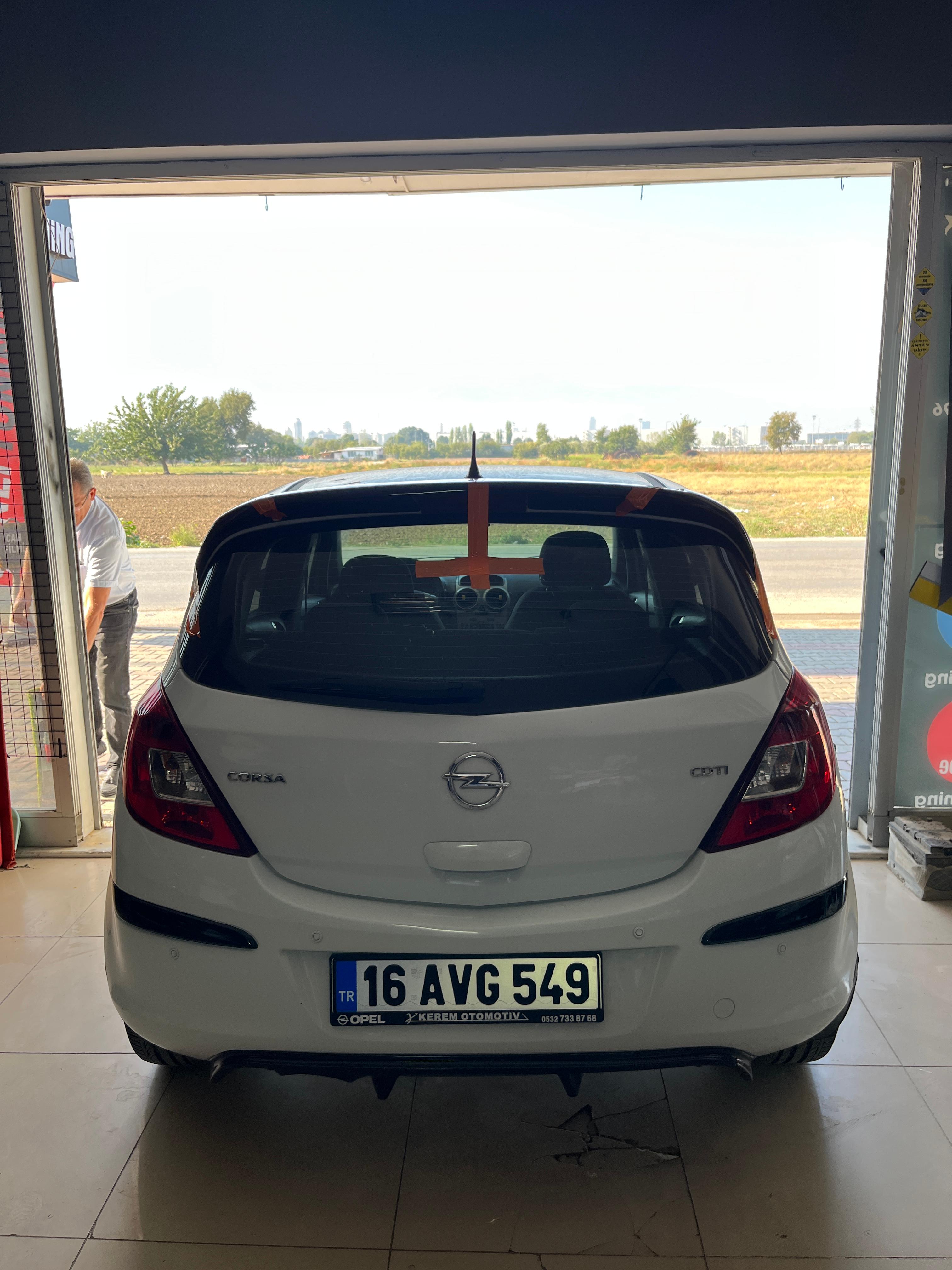 OPEL CORSA SPOİLER PİANO BLACK ( FİBER )