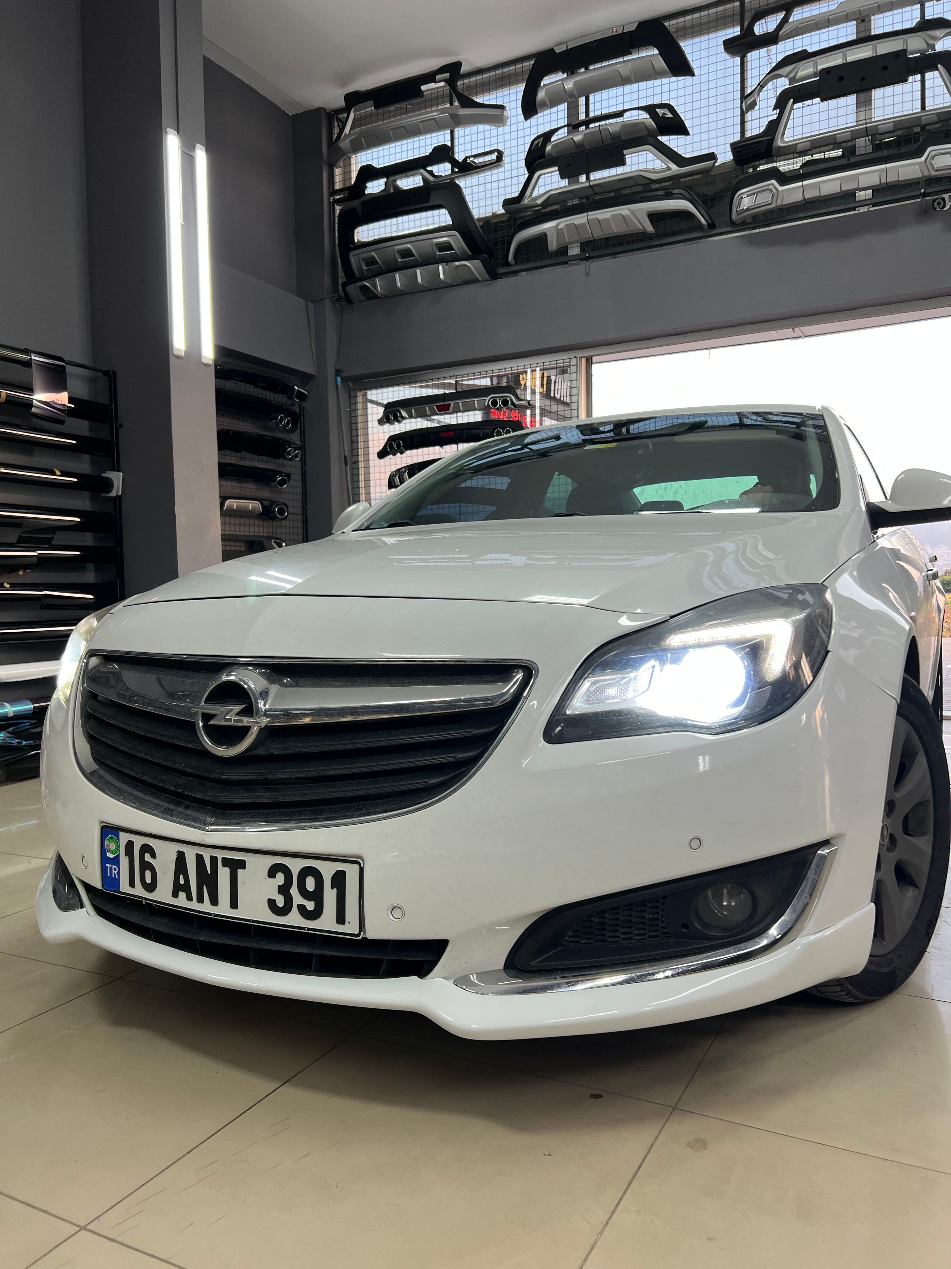 OPEL İNSİGNİA ÖN EK BOYALI ( PLASTİK )