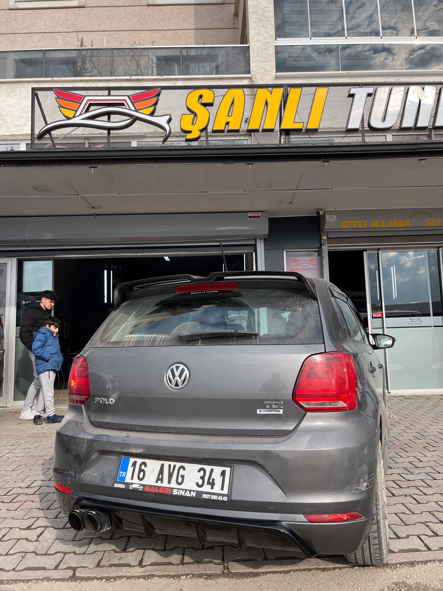 VW POLO ARKA DİFÜZÖR BOYALI ( PLASTİK )