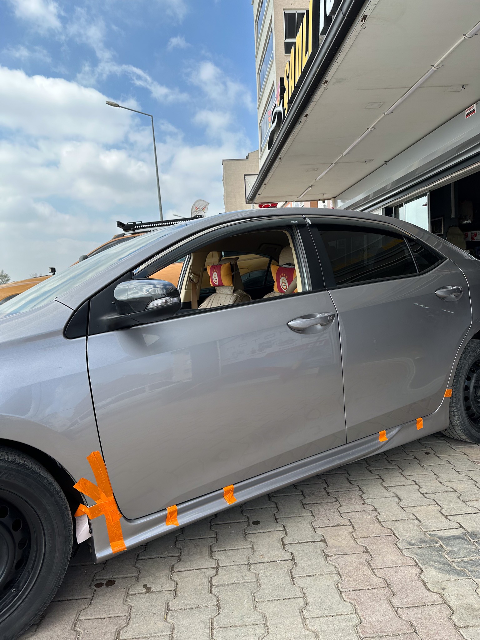 TOYOTA COROLLA BODY KİT SETİ BOYALI ( PLASTİK )