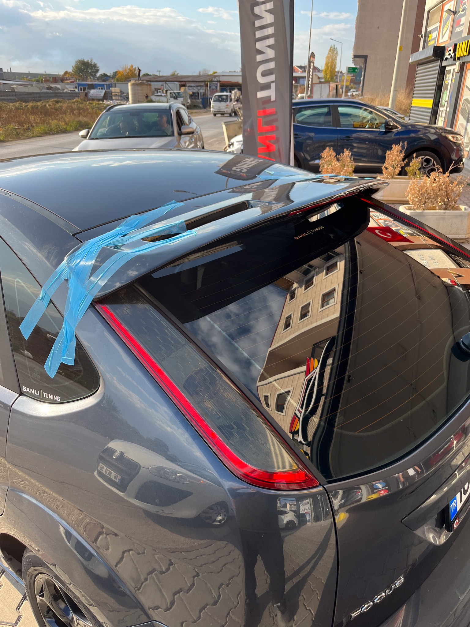 FORD FOCUS 2.5 SPOİLER BOYALI ( PLASTİK )