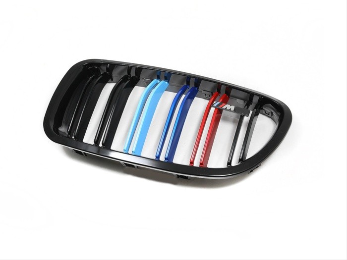 BMW 5 SERISI F10 2011-2018 IÇIN UYUMLU M5 GÖRÜNÜM BOBREK (CIFT CIZGI PANJUR) - M RENK