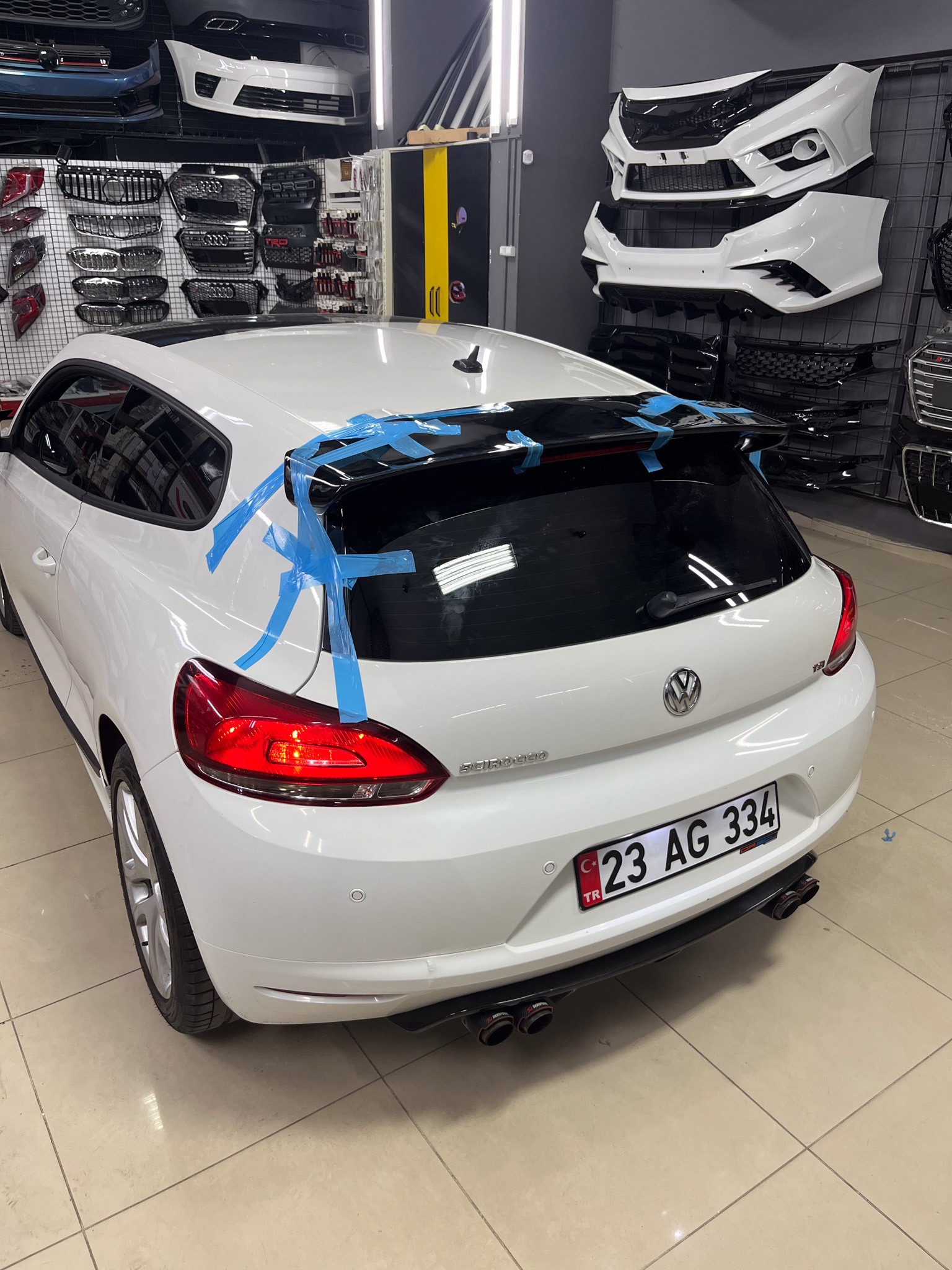 VOLKSWAGEN SCİROCCO SPOİLER BOYALI