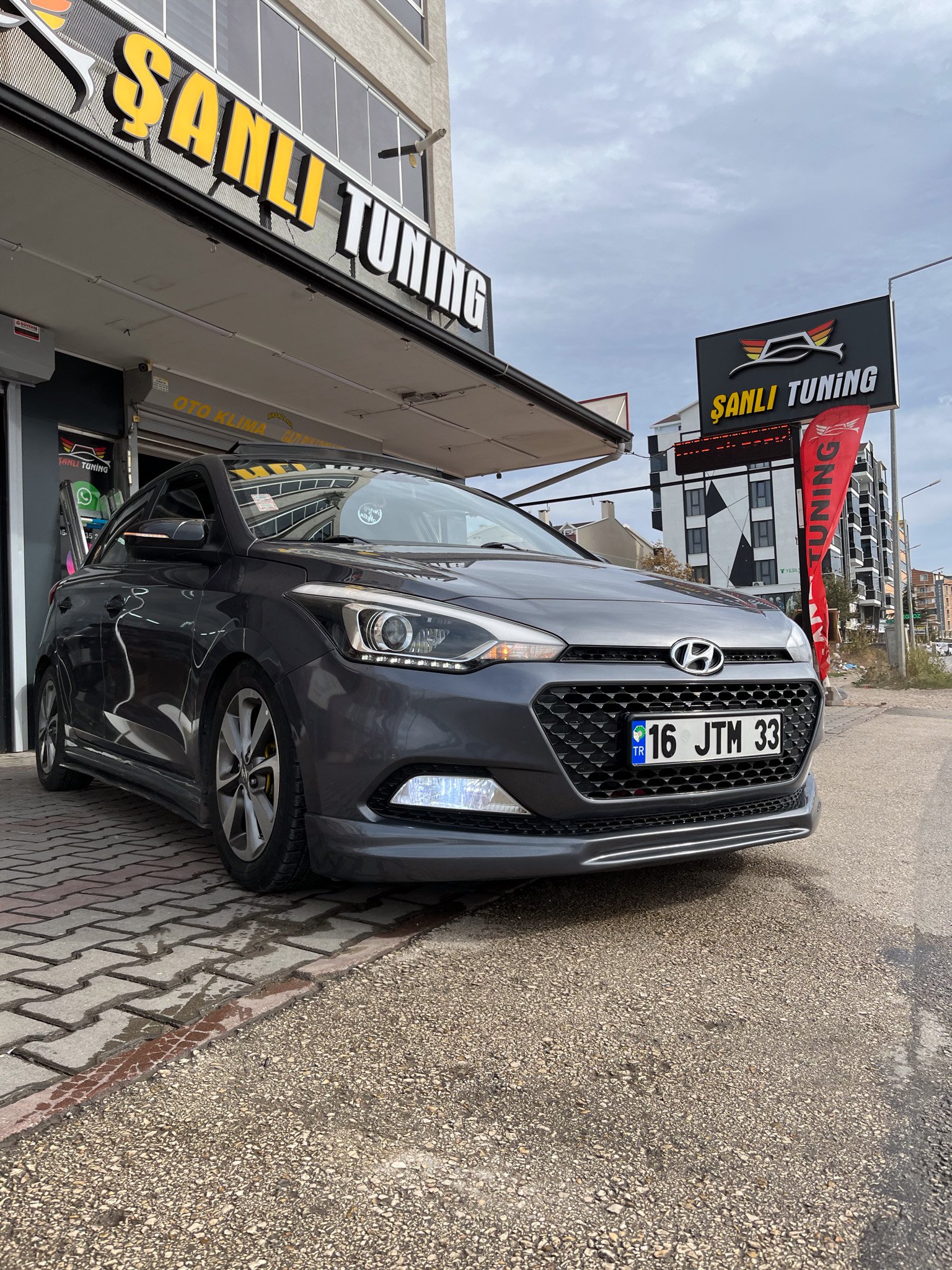 HYUNDAİ İ20 ÖN EK BOYALI ( PLASTİK )