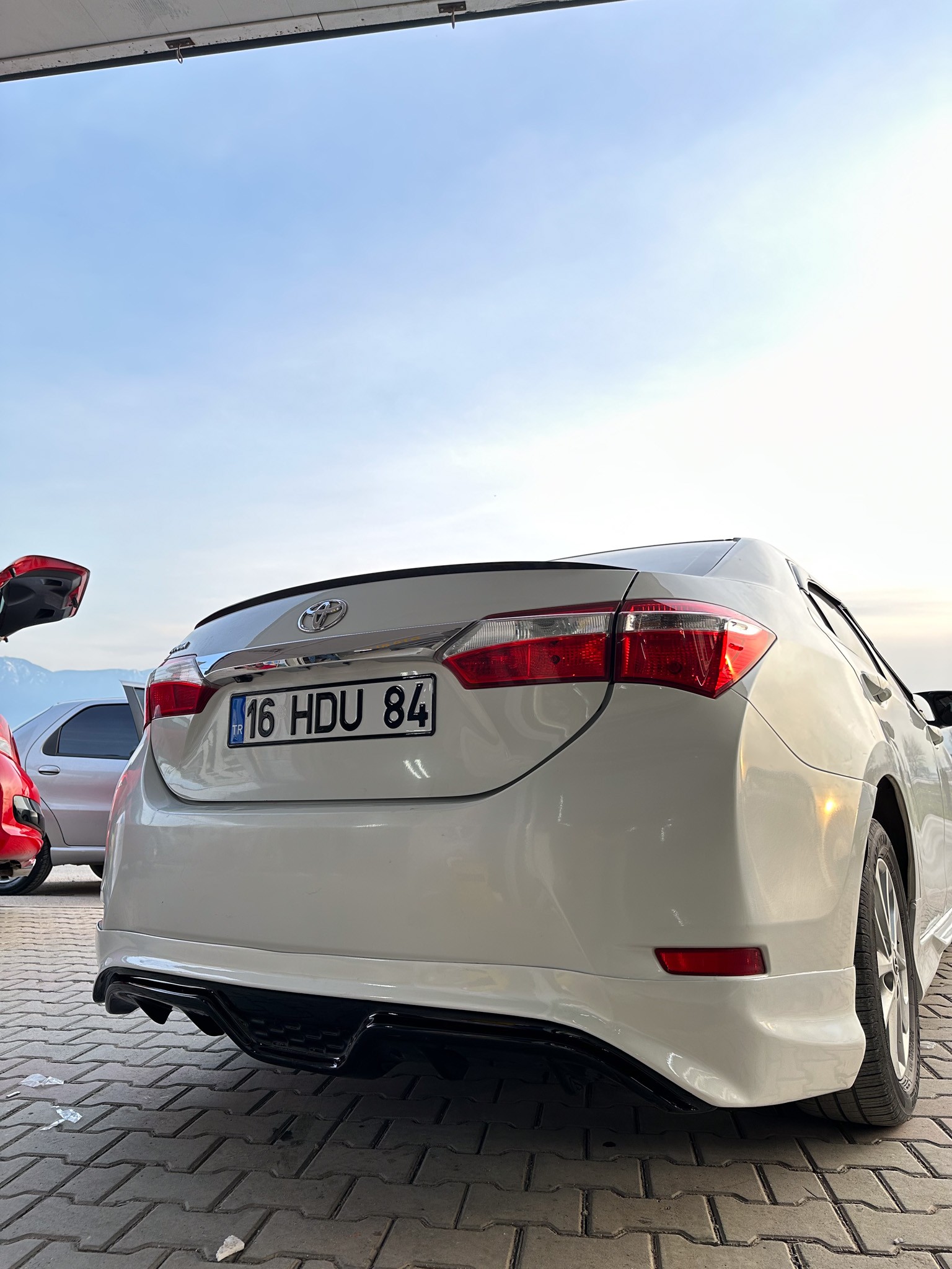 TOYOTA COROLLA BODY KİT SETİ BOYALI ( PLASTİK )