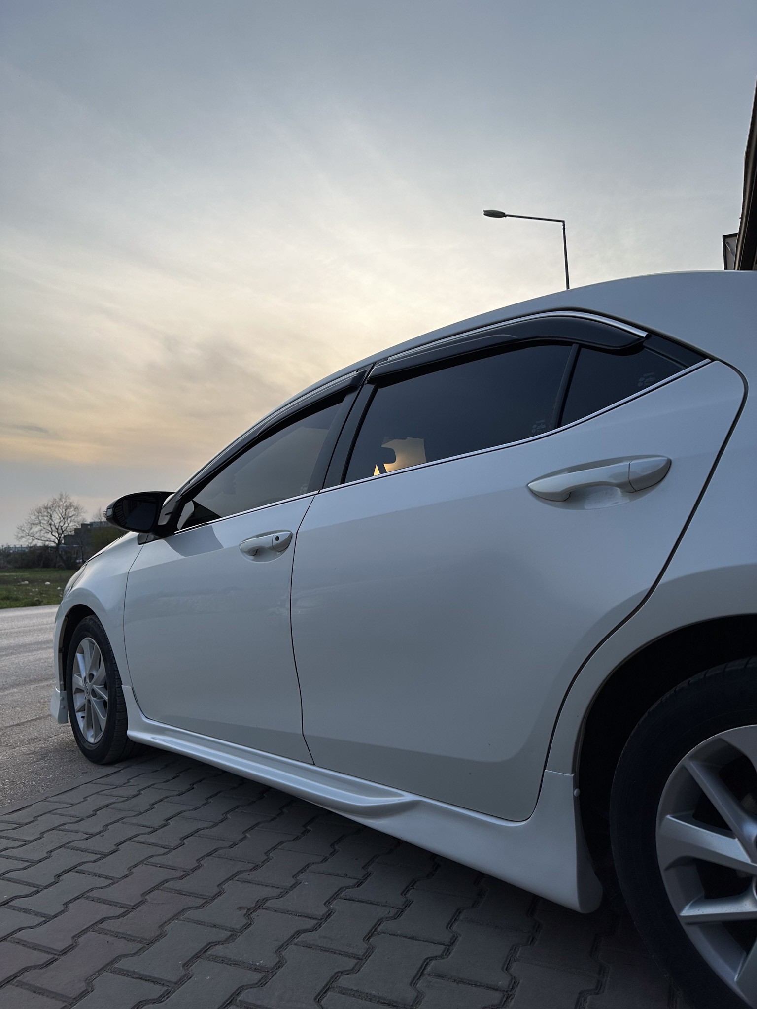 TOYOTA COROLLA BODY KİT SETİ BOYALI ( PLASTİK )