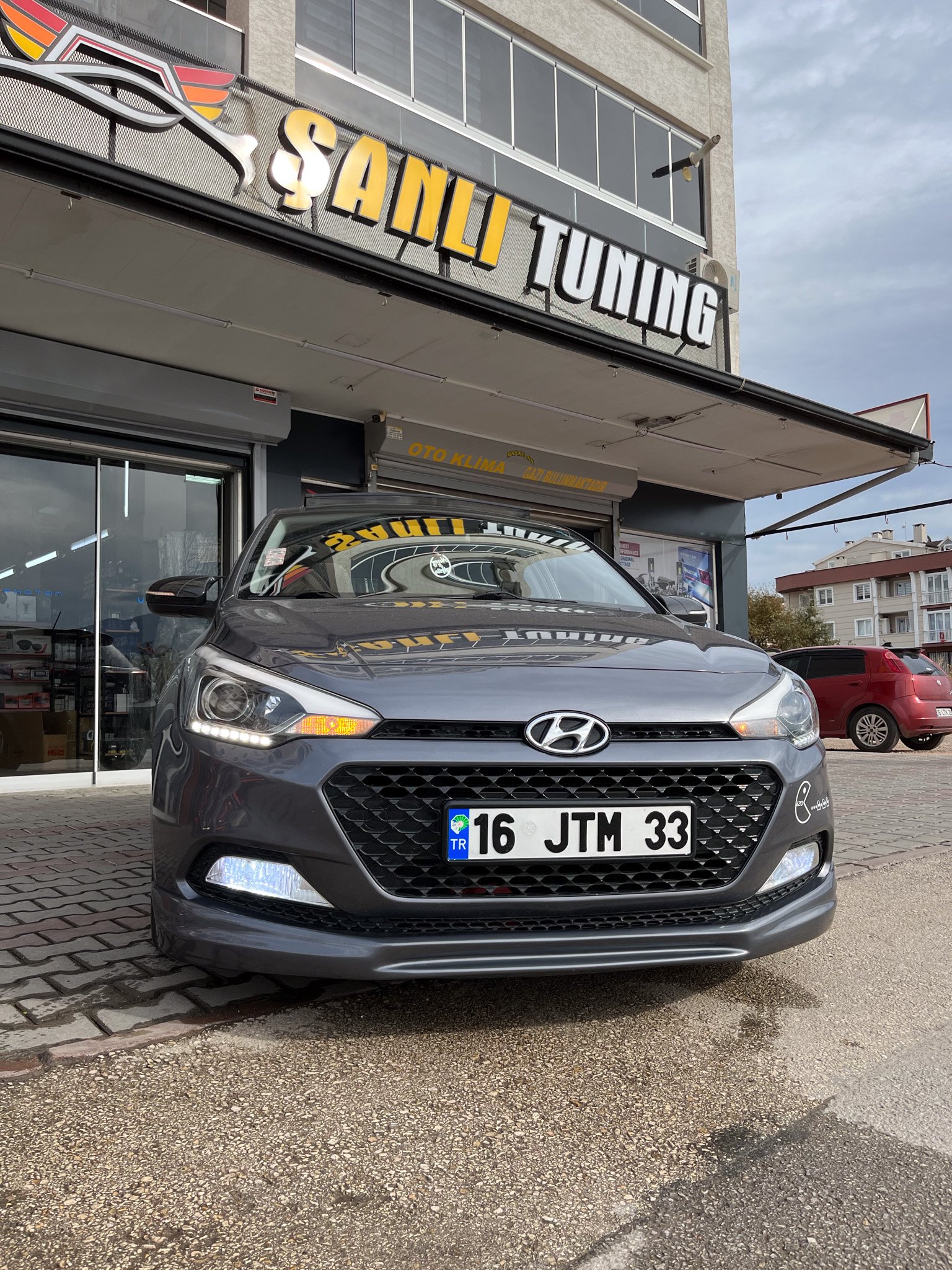 HYUNDAİ İ20 ÖN EK BOYALI ( PLASTİK )