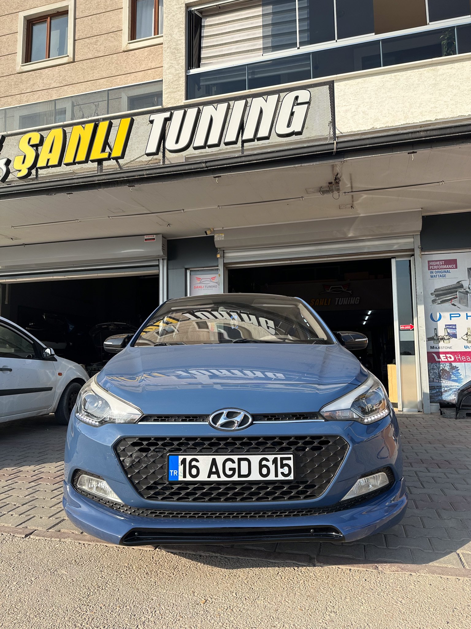 HYUNDAİ İ20 ÖN EK BOYALI ( PLASTİK )