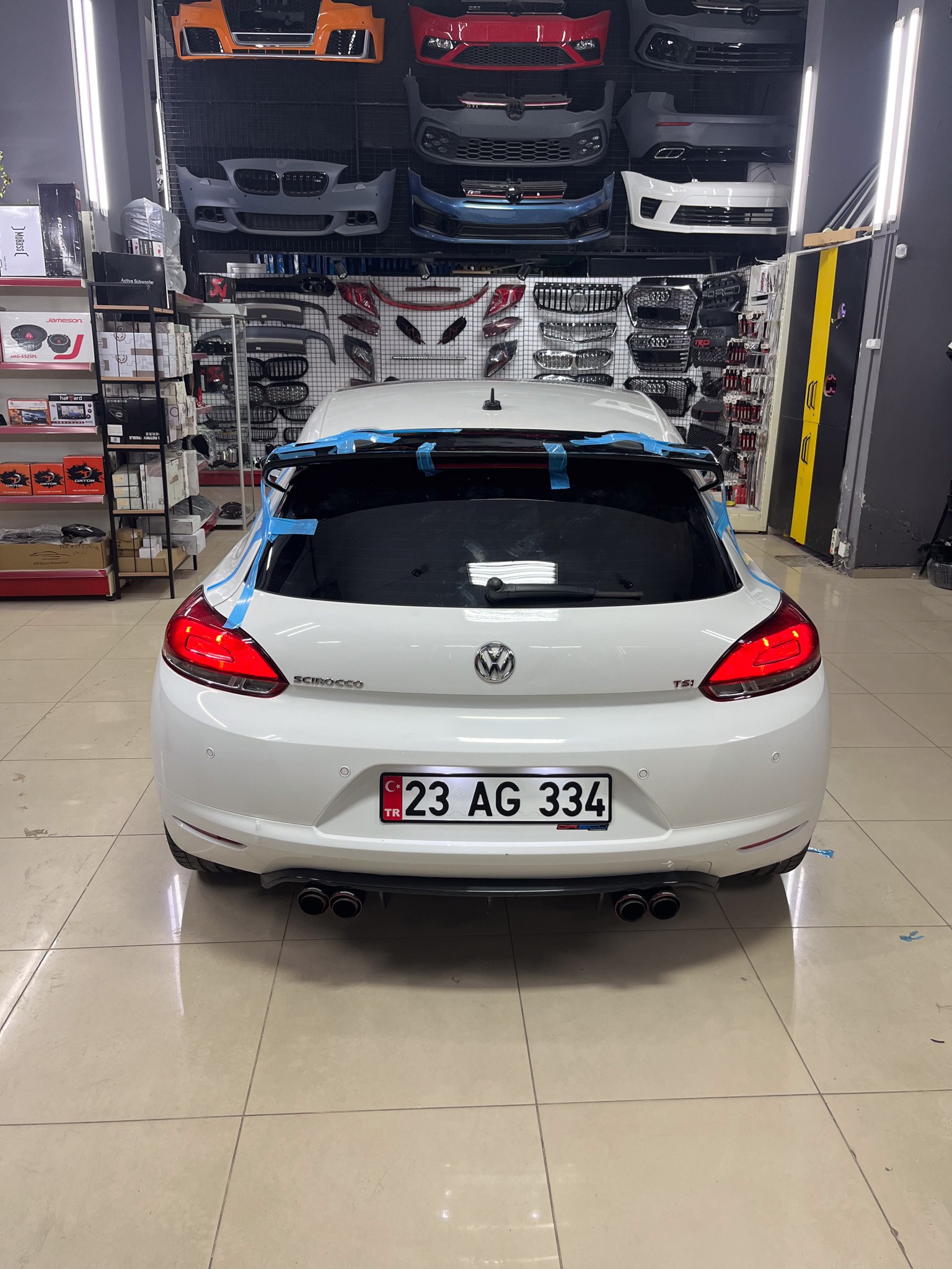 VOLKSWAGEN SCİROCCO SPOİLER BOYALI