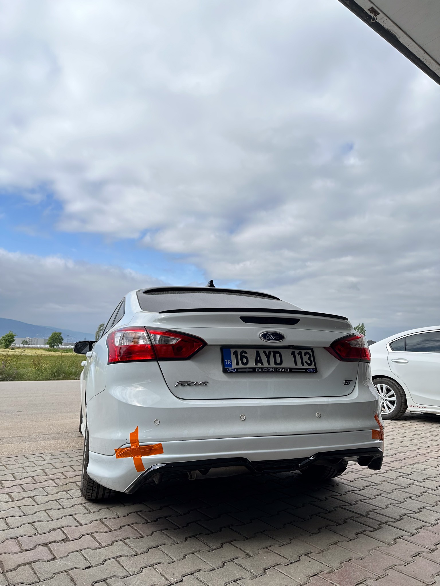 FORD FOCUS 3 BODY KİT SETİ BOYALI ( PLASTİK )