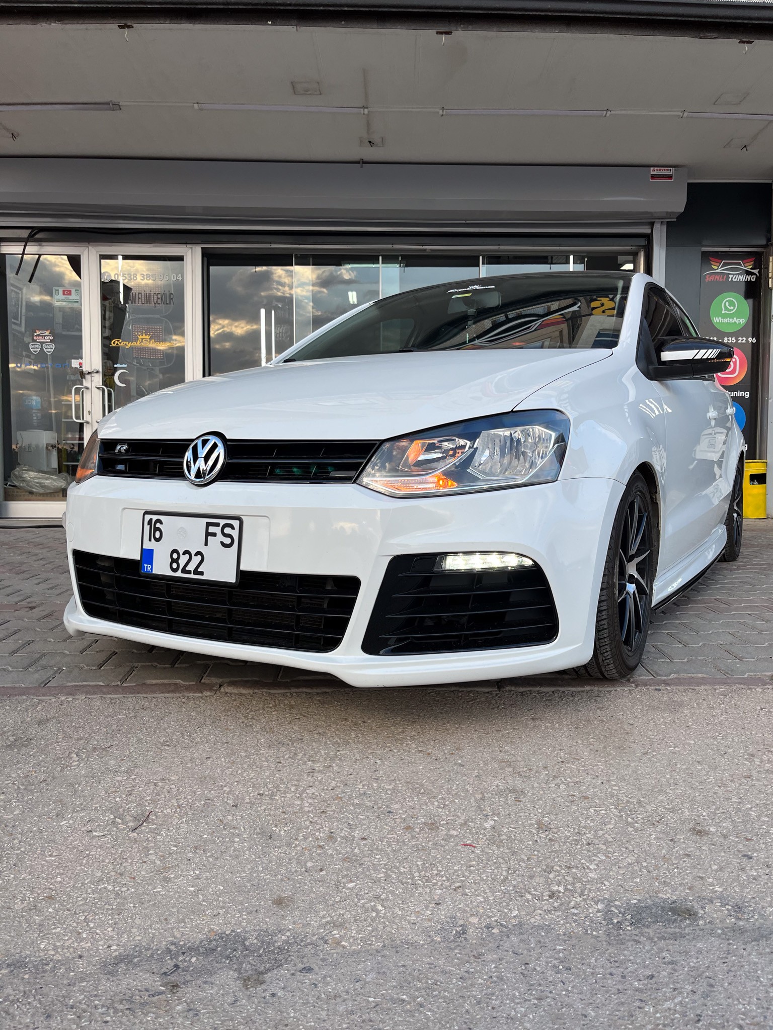 VOLKSWAGEN POLO MARŞPİYEL SETİ BOYALI ( PLASTİK )