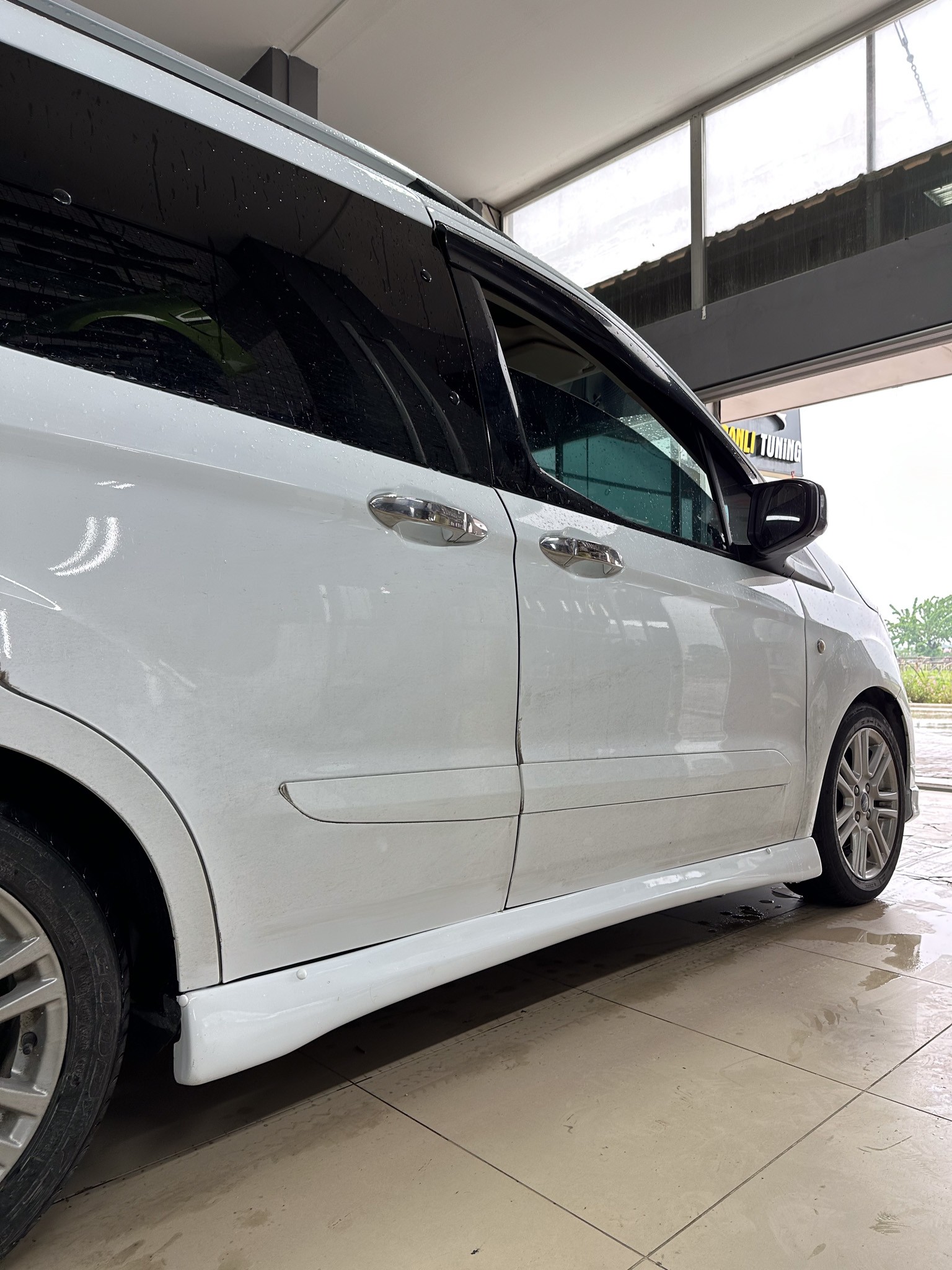 FORD COURİER BODY KİT BOYALI ( PLASTİK )