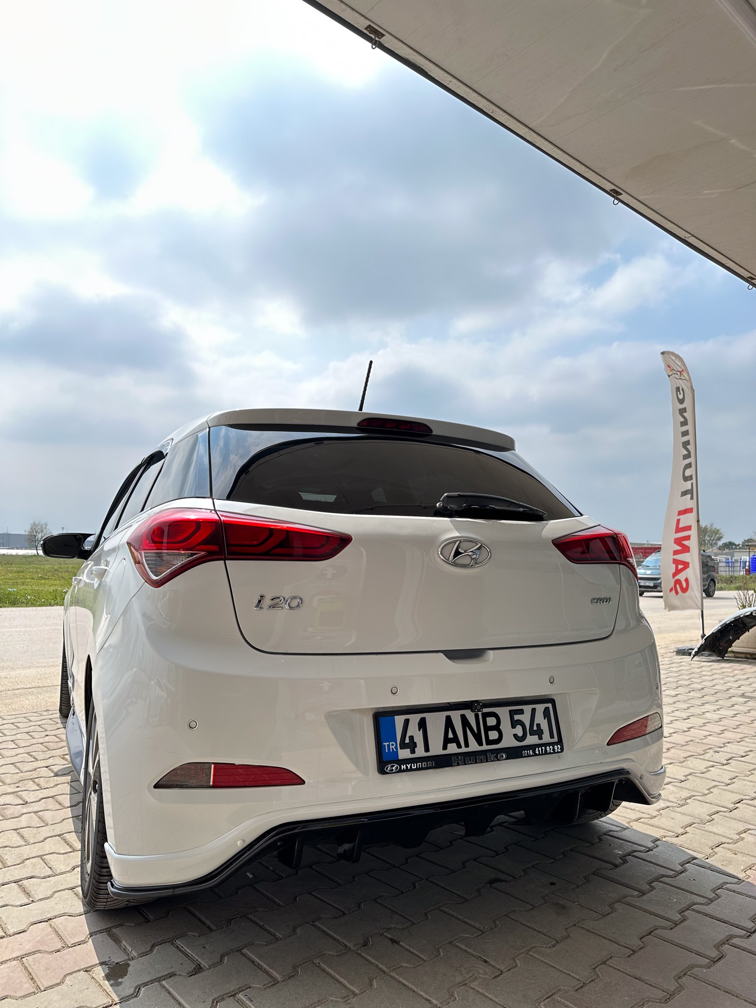 HYUNDAİ İ20 BODY KİT SETİ BOYALI ( PLASTİK )