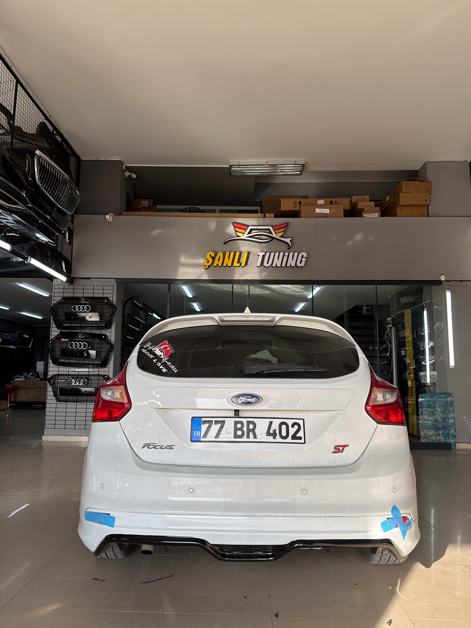 FORD FOCUS 3 ARKA EK BOYALI ( PLASTİK )