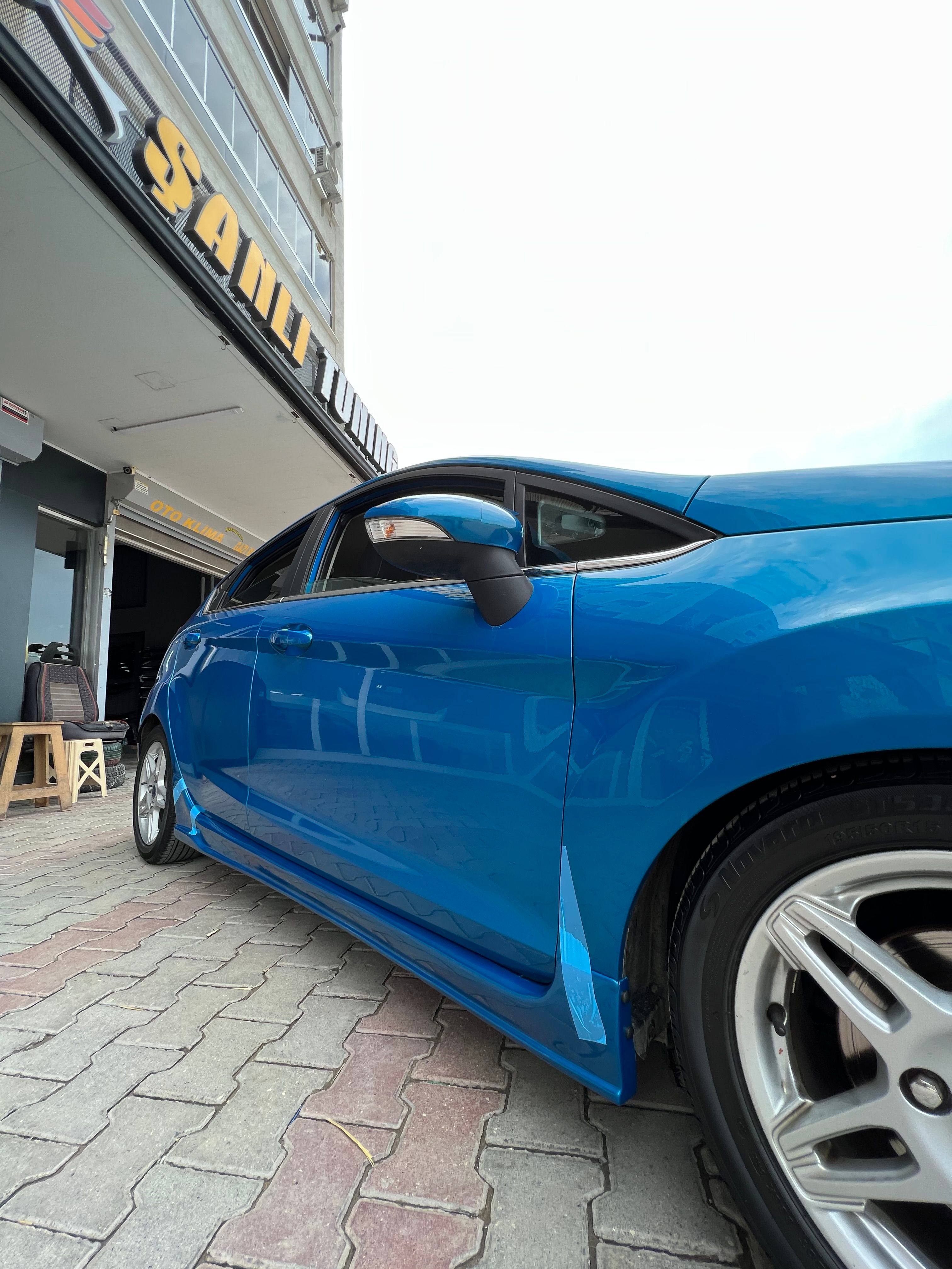 FORD FİESTA BODY KİT SETİ BOYALI ( PLASTİK )