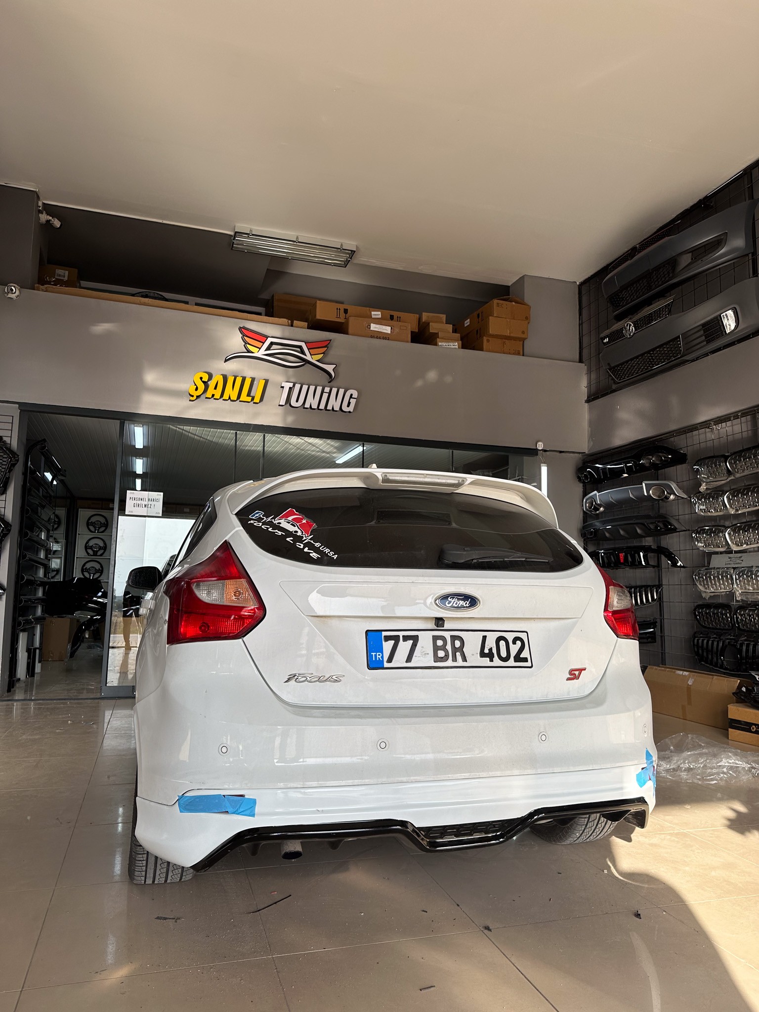FORD FOCUS 3 ARKA EK BOYALI ( PLASTİK )