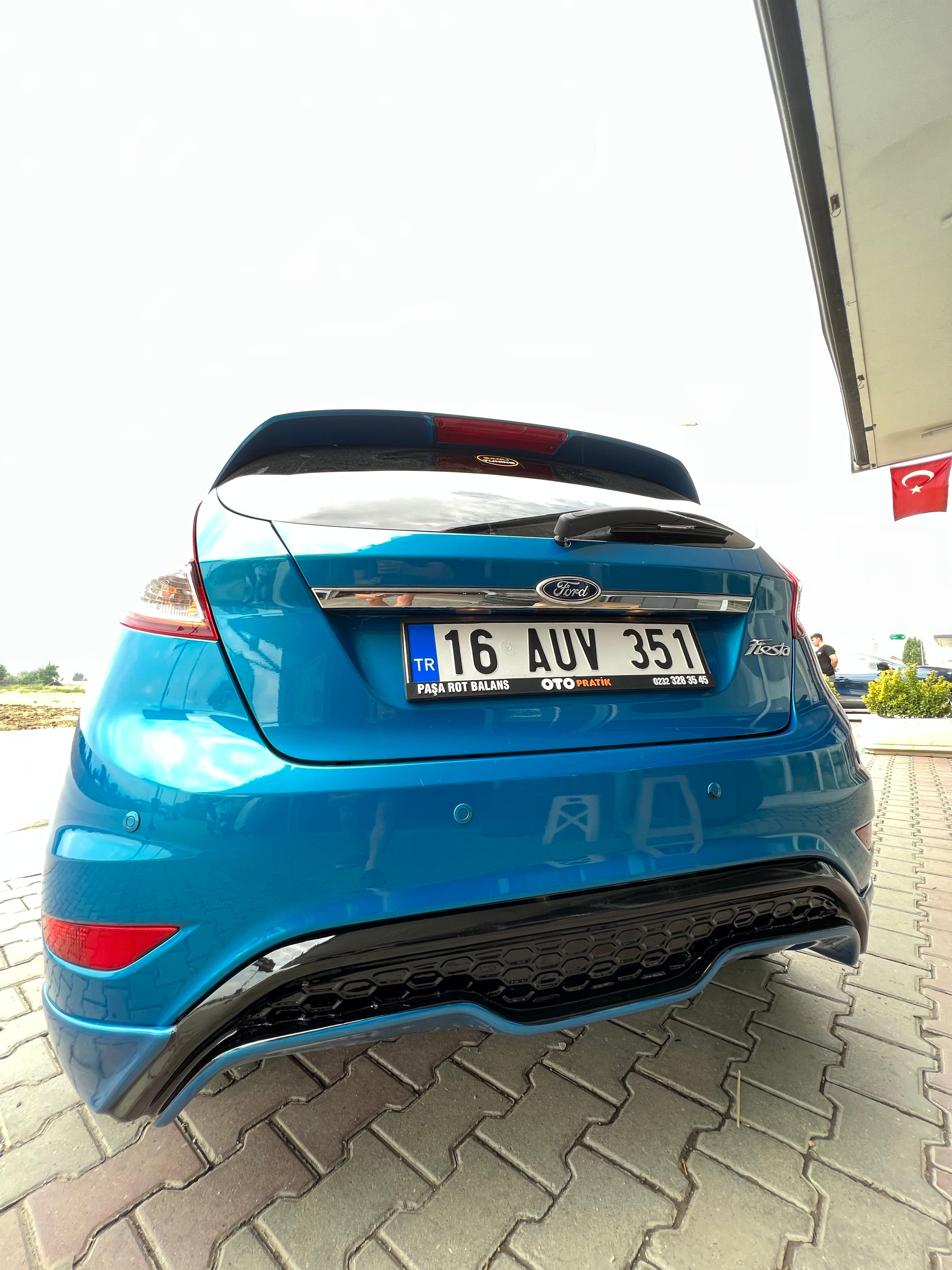 FORD FİESTA BODY KİT SETİ BOYALI ( PLASTİK )