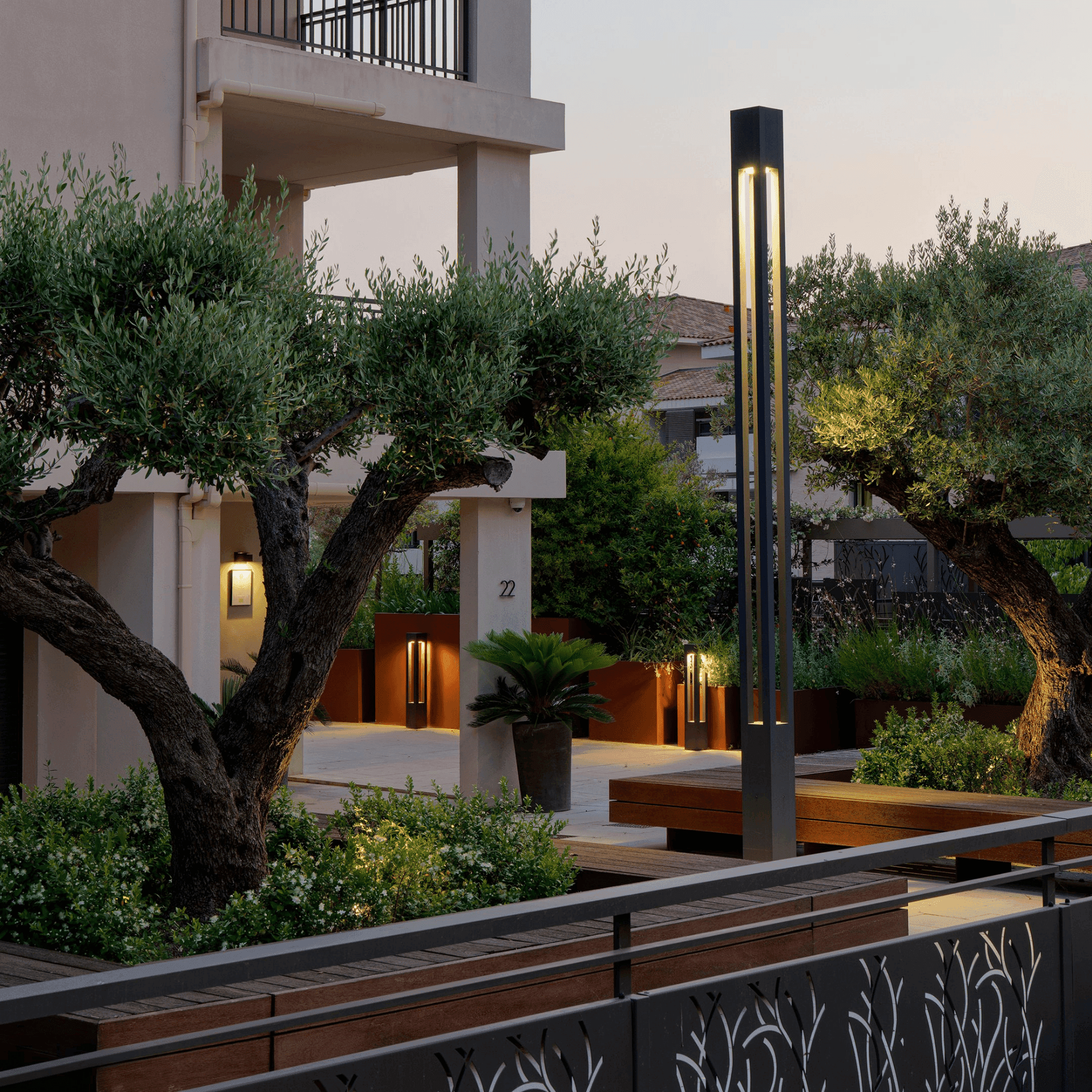 Livaria Pro Seri Bahçe Aydınlatma Direği | Mimari Projeler İçin Bollard Aydınlatma