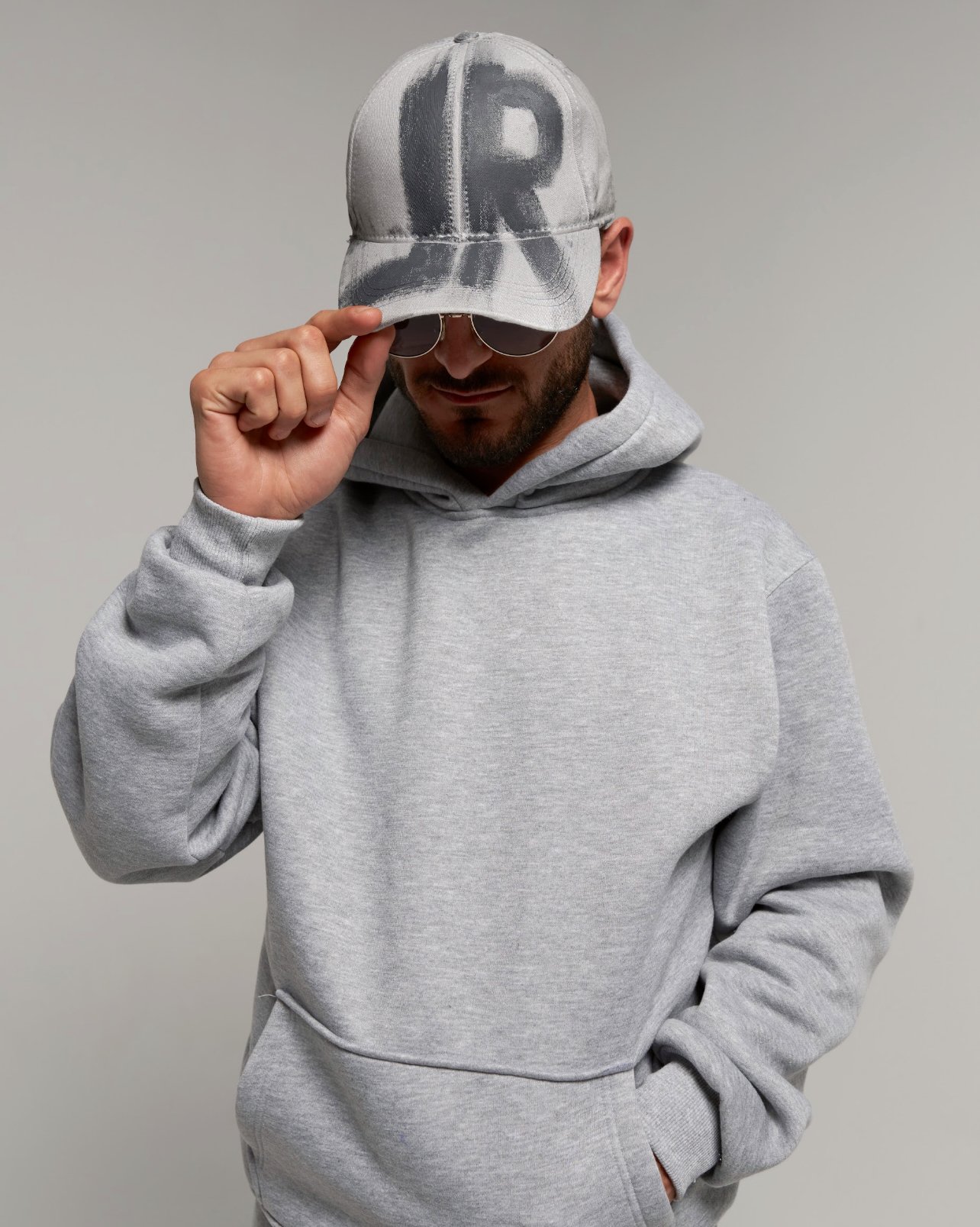 LIGHT GREY CAP WITH DARK GREY LOGO