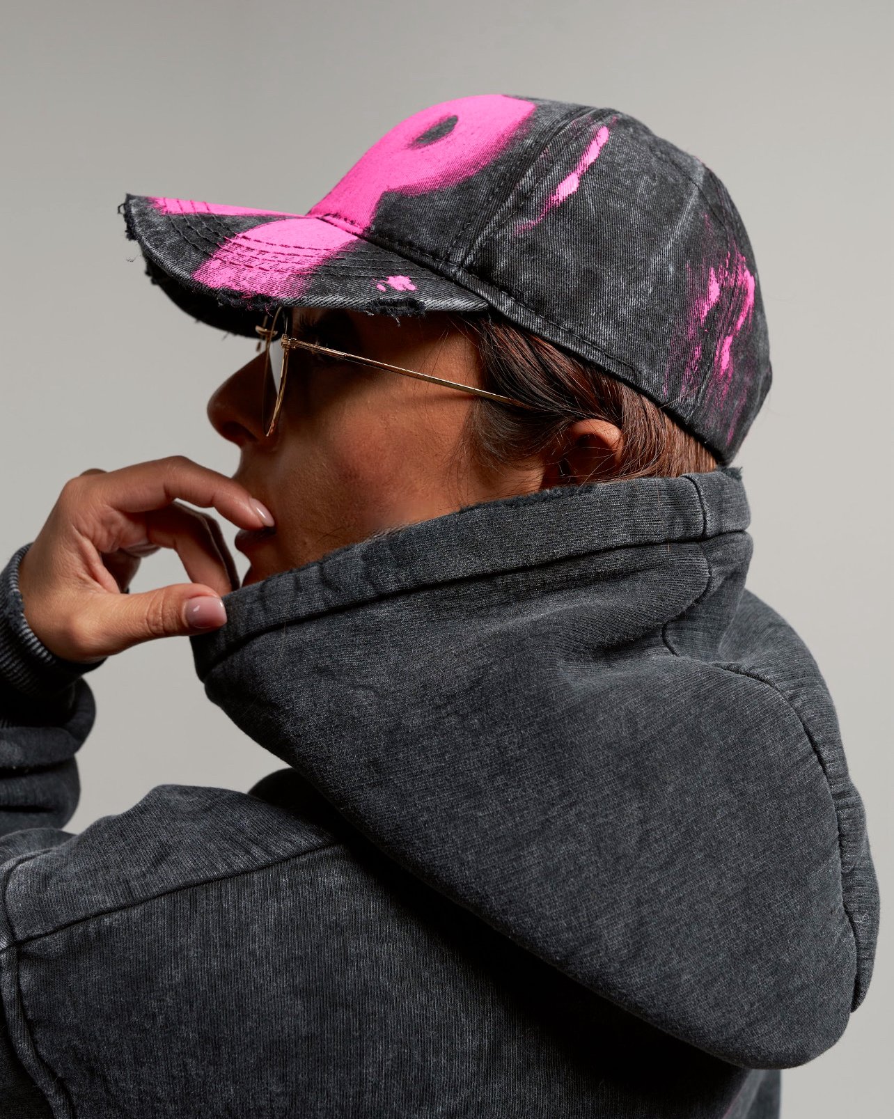 CHARCOAL CAP WITH PINK LOGO