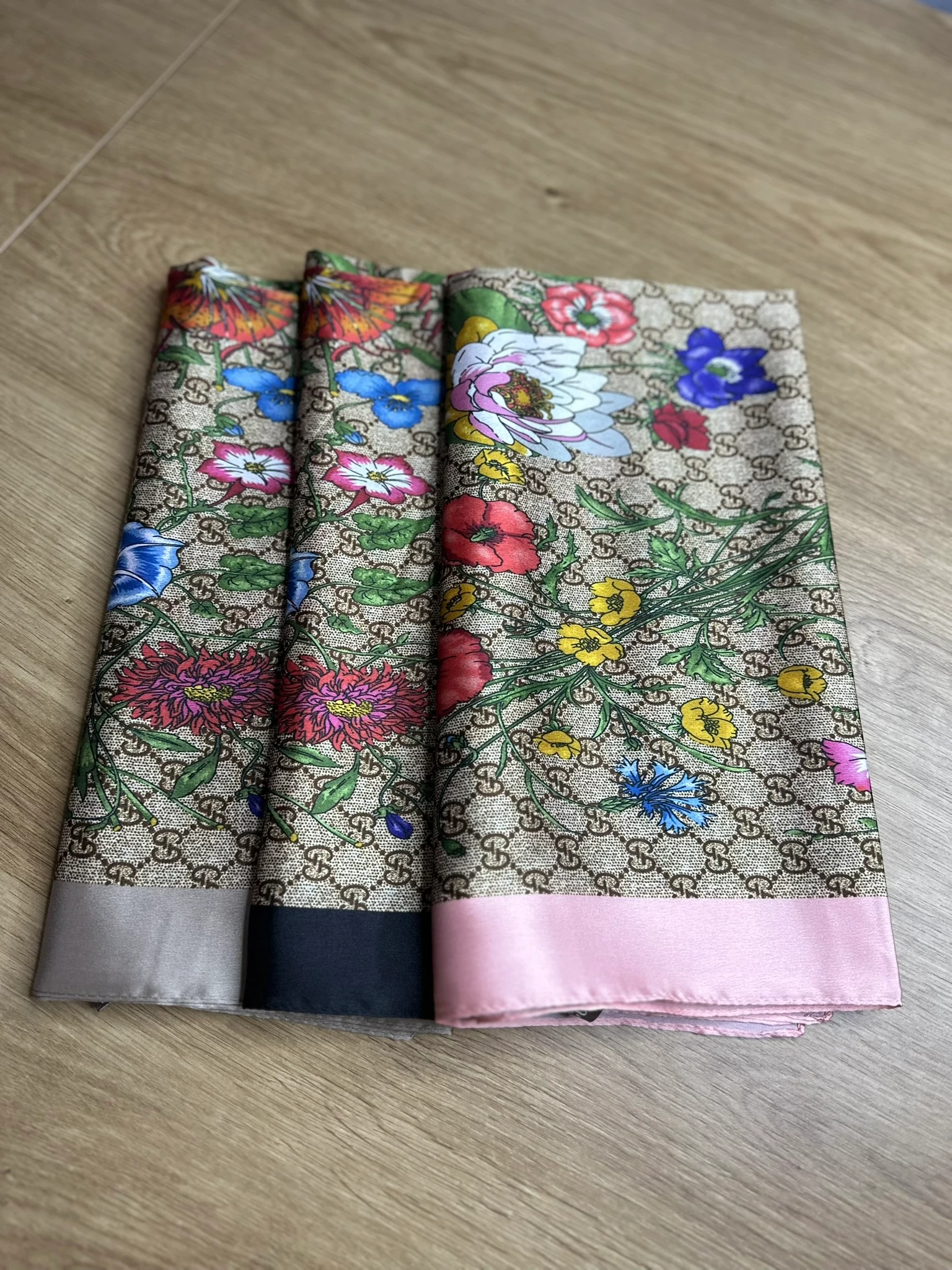 Guccı Çiçek Desen Vual İpek Şal