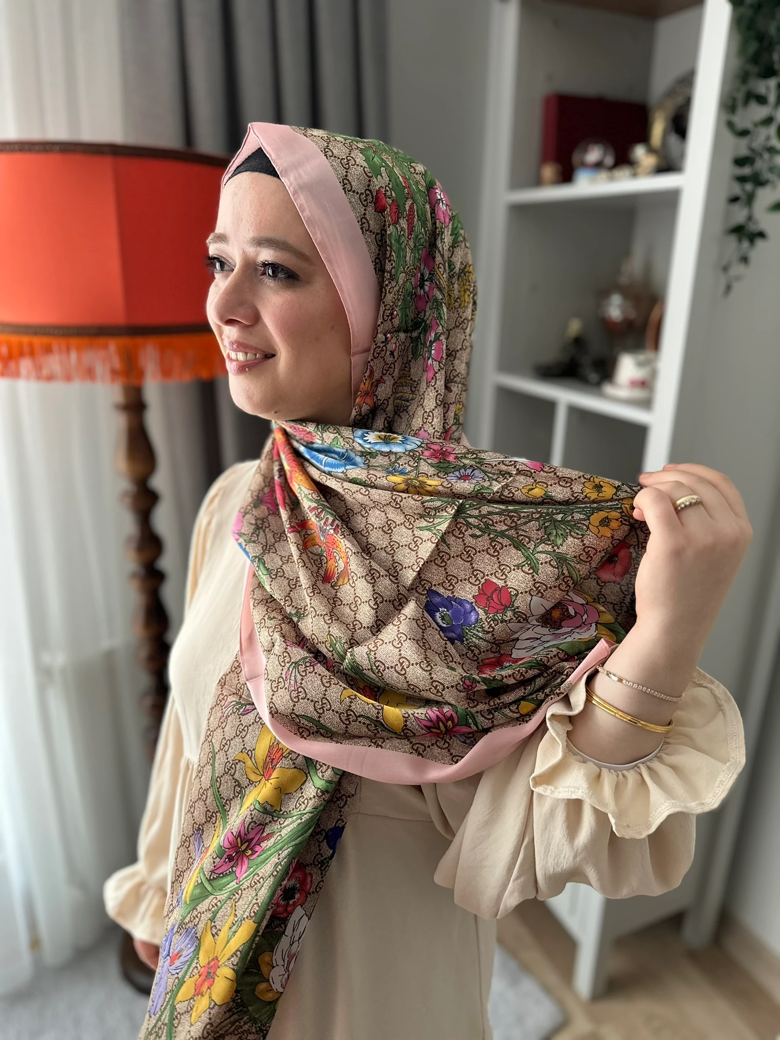 Guccı Çiçek Desen Vual İpek Şal