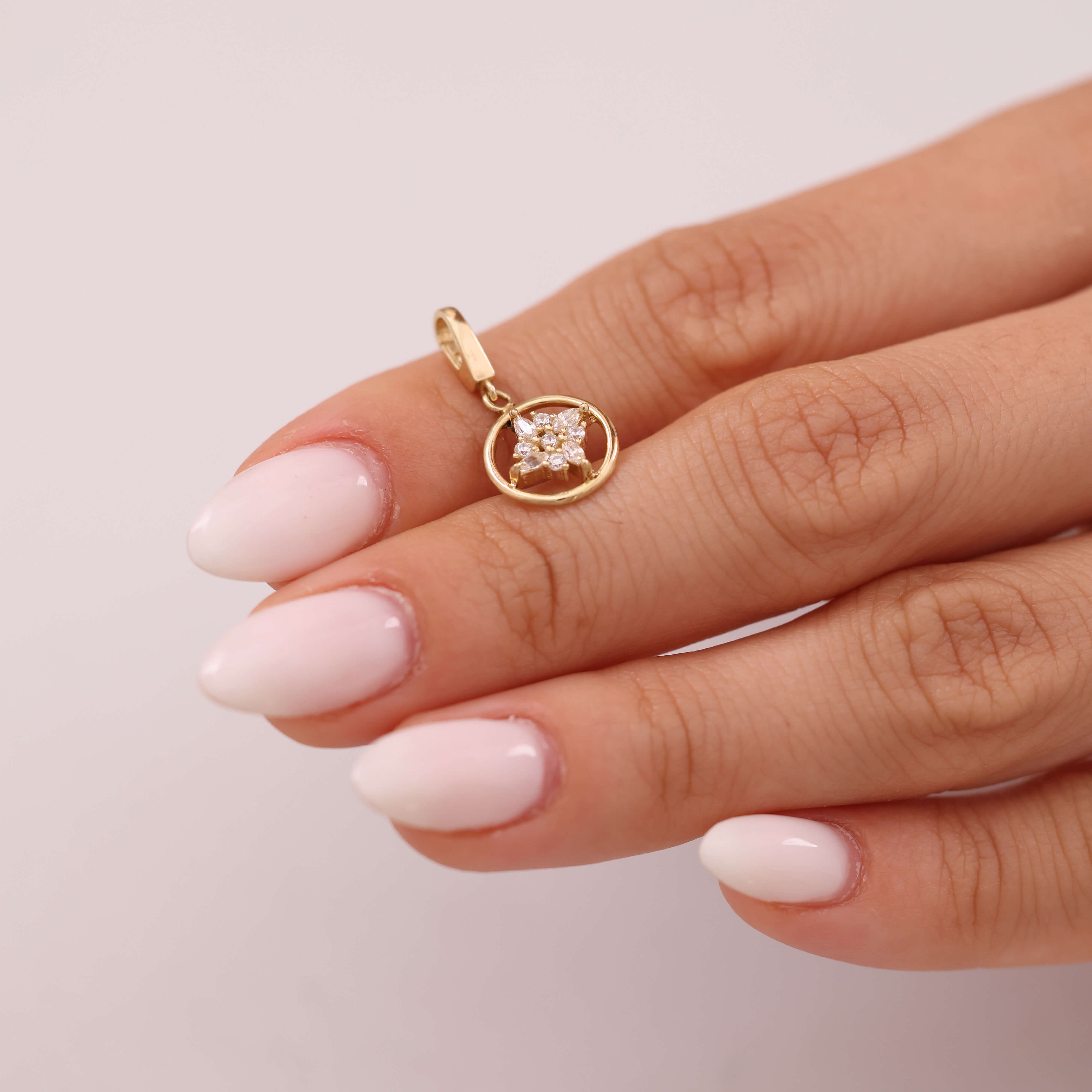 Minimal Yıldız Altın Charm