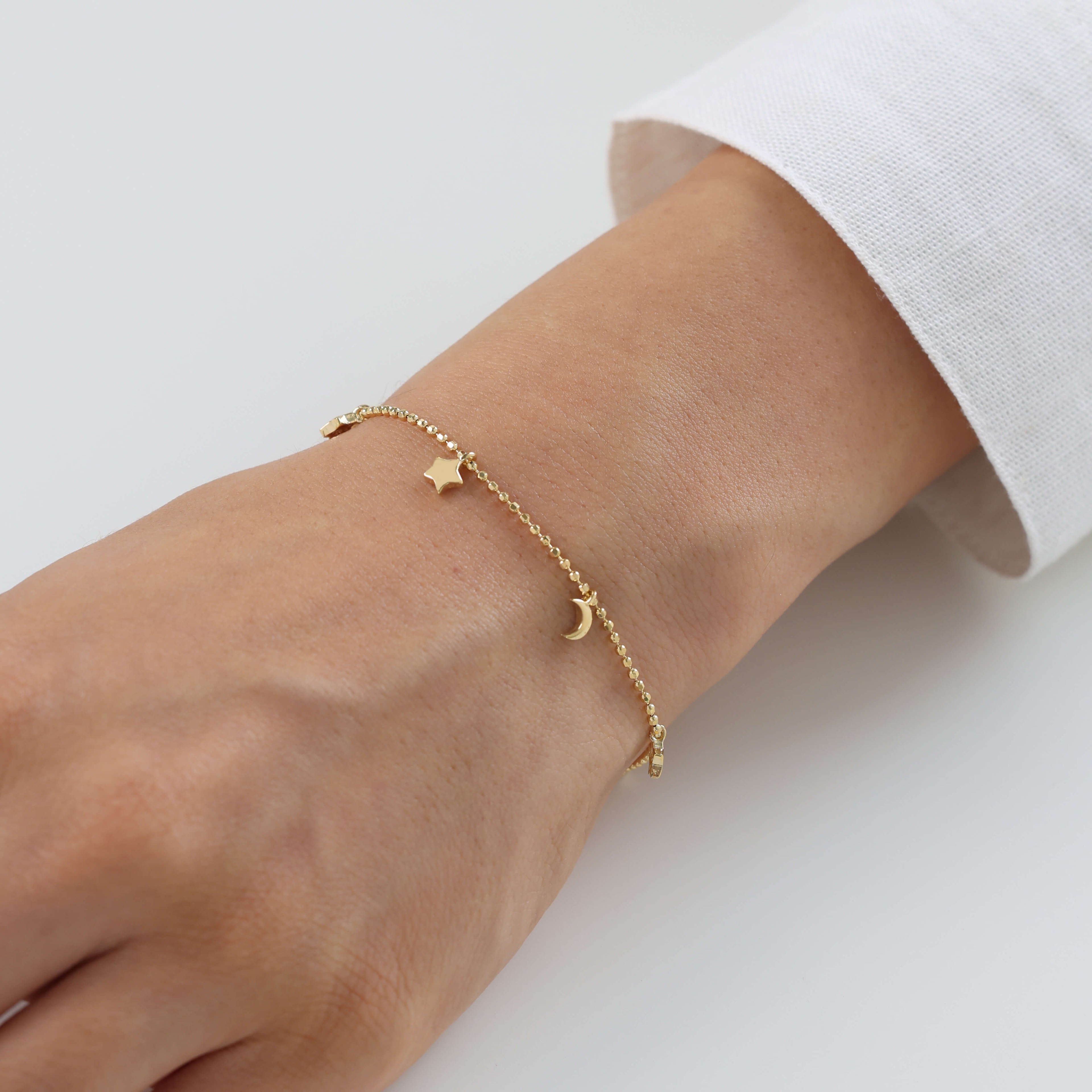 Nisera Charm Sallantılı Ay ve Yıldız Altın Bileklik