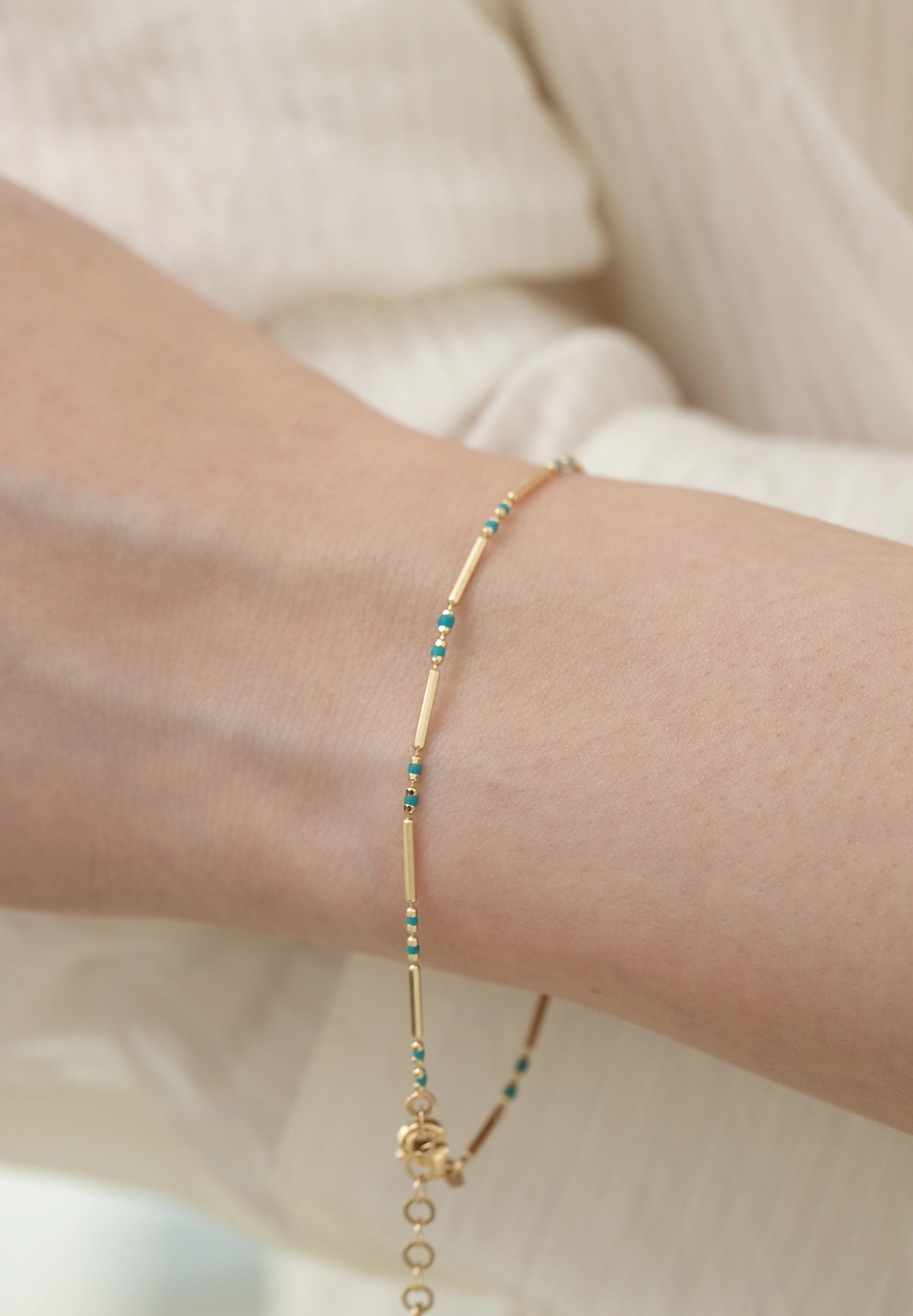 Turkuaz Mineli Minimal Altın Bileklik