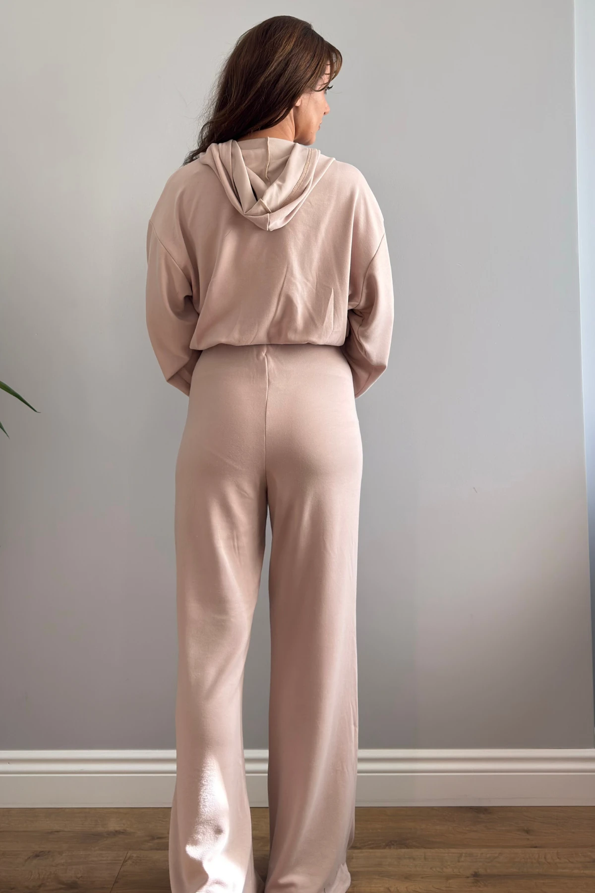 KAPÜŞONLU EŞOFMAN TAKIMI