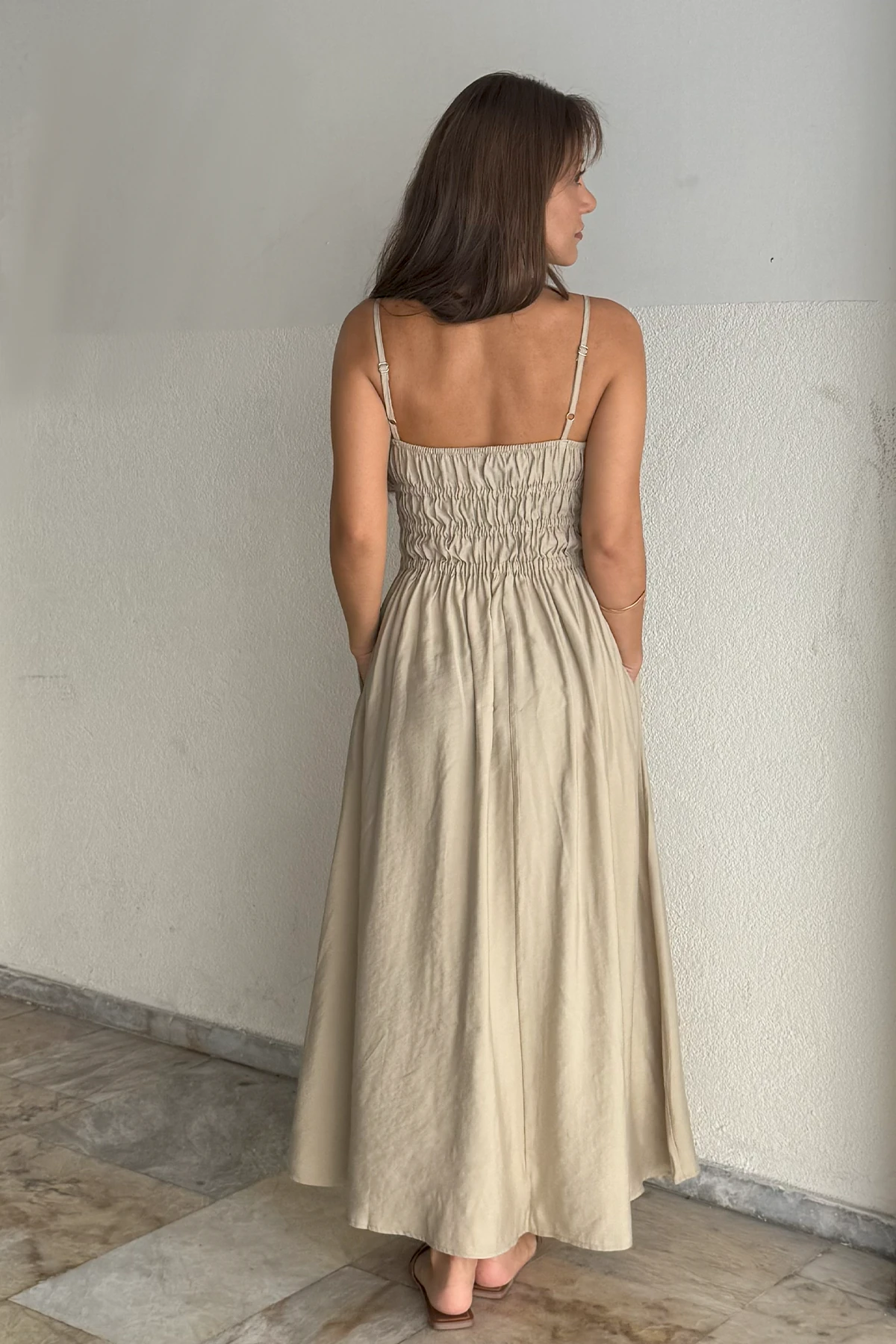 ASKILI MİDİ ELBİSE