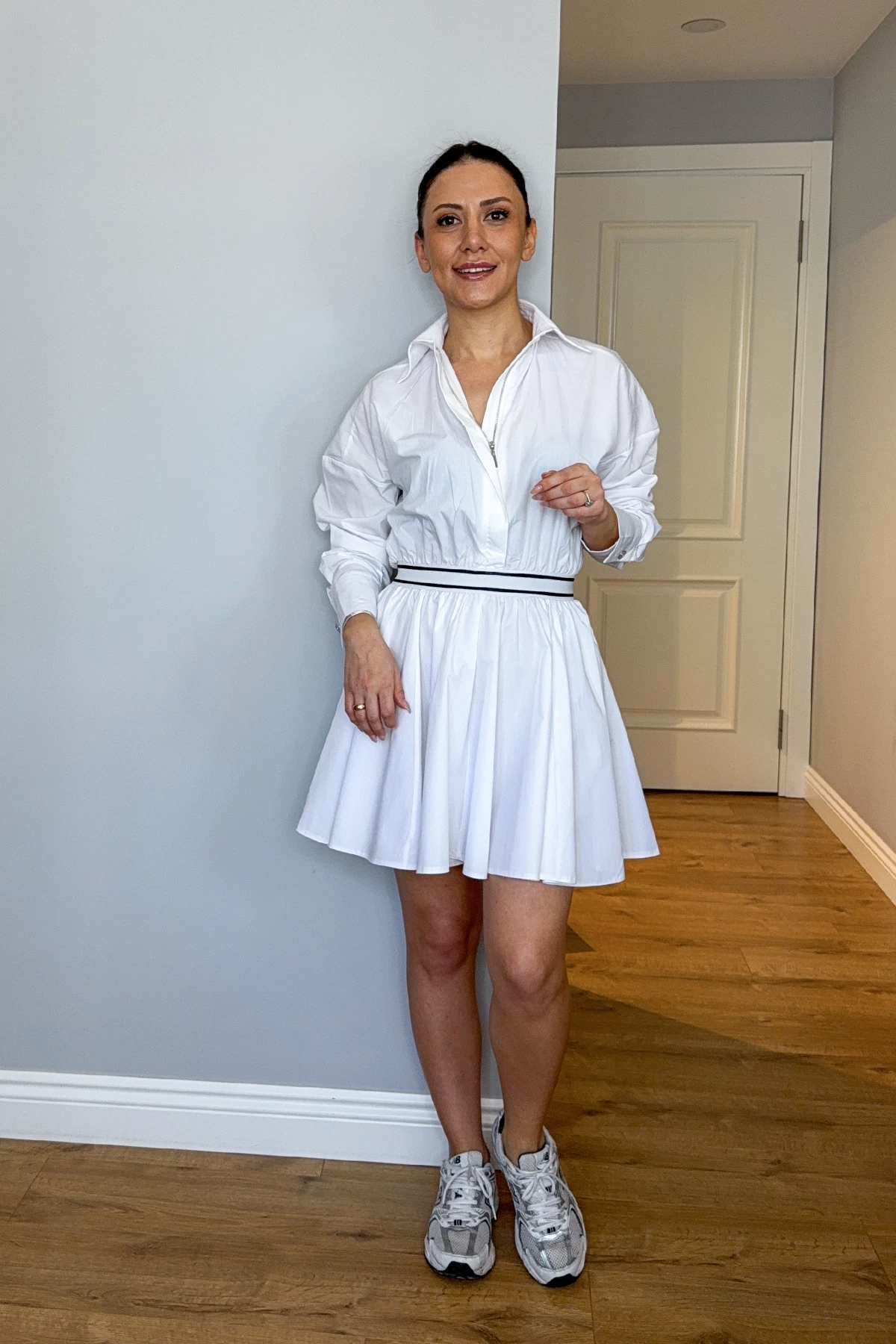 BELİ LASTİKLİ MİNİ ELBİSE