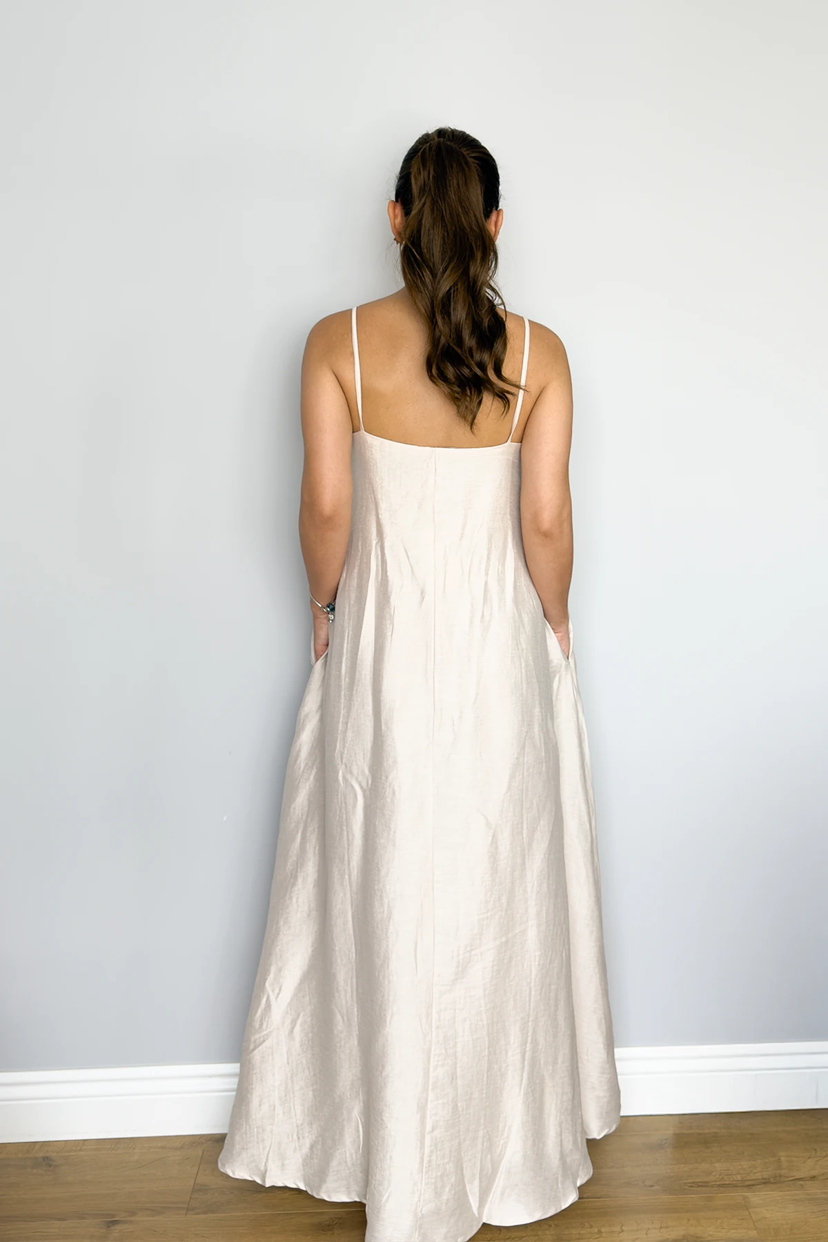 KETEN V YAKA ELBİSE