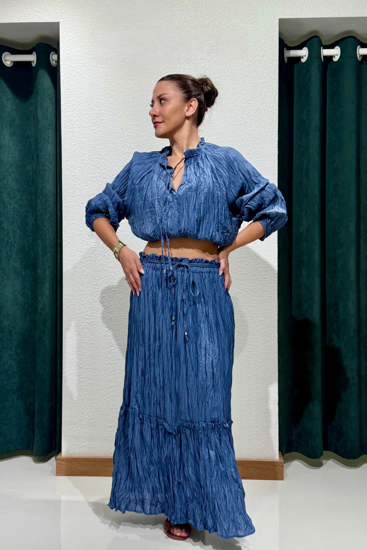 PLİSELİ YAKA BAĞLAMALI TAKIM - Mavi