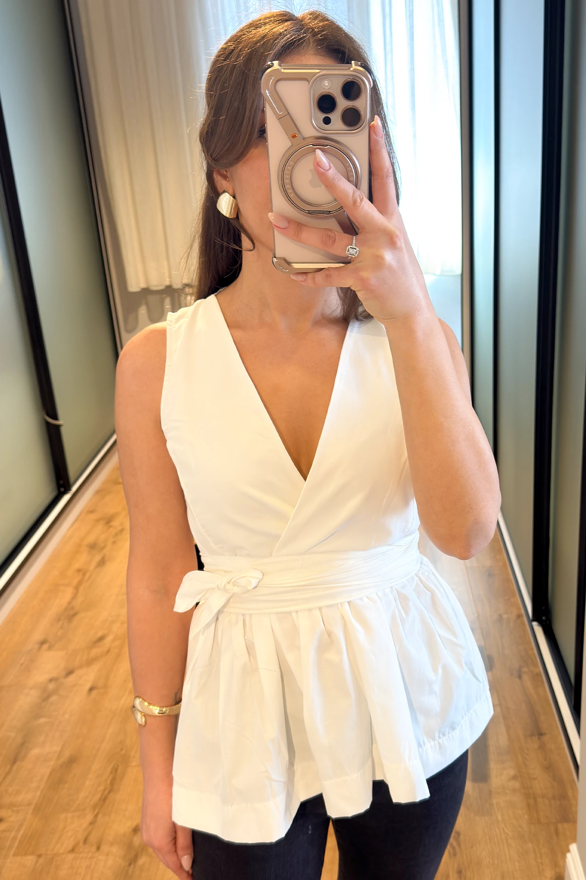 BAĞLAMALI KOLSUZ BLUZ