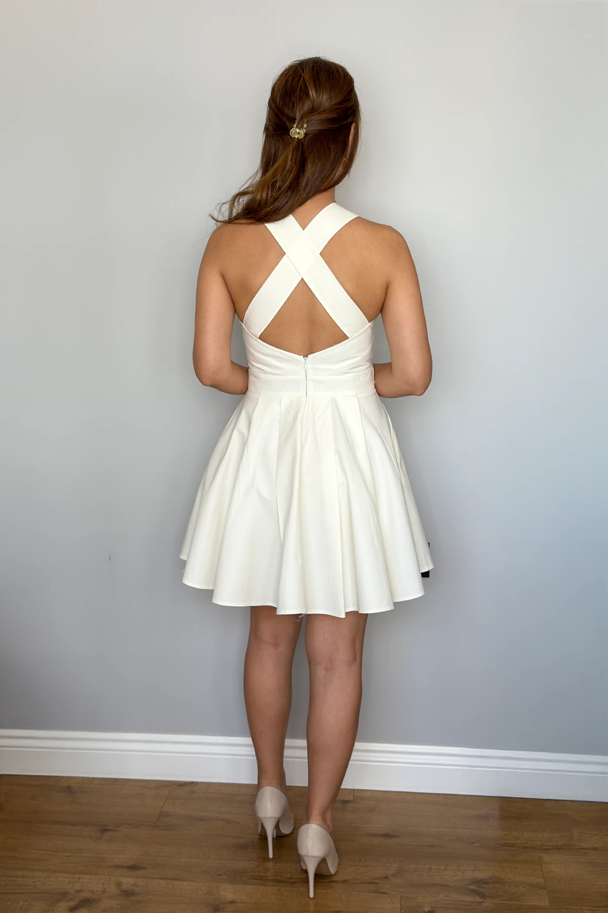 SIRT DEKOLTELİ ELBİSE