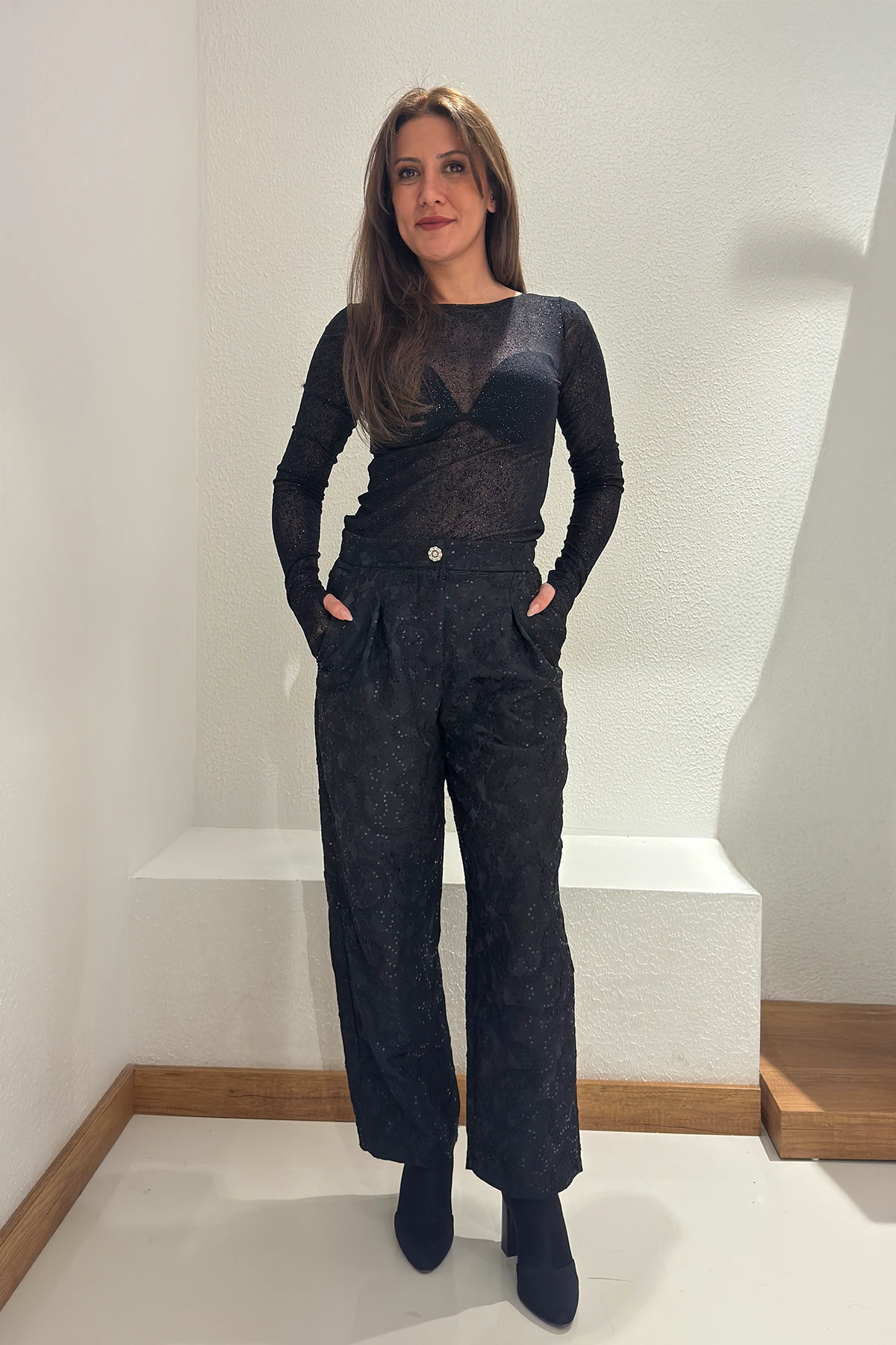 NAKIŞ DESENLİ DÜĞME DETAYLI PANTALON - Siyah