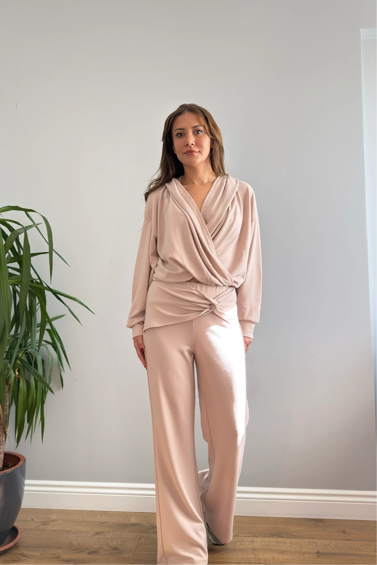 KAPÜŞONLU EŞOFMAN TAKIMI