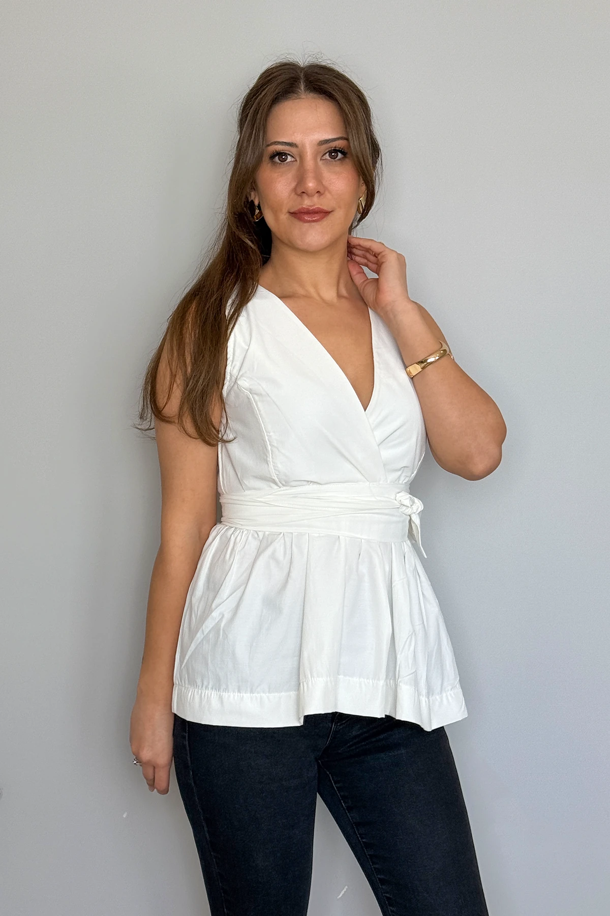 BAĞLAMALI KOLSUZ BLUZ