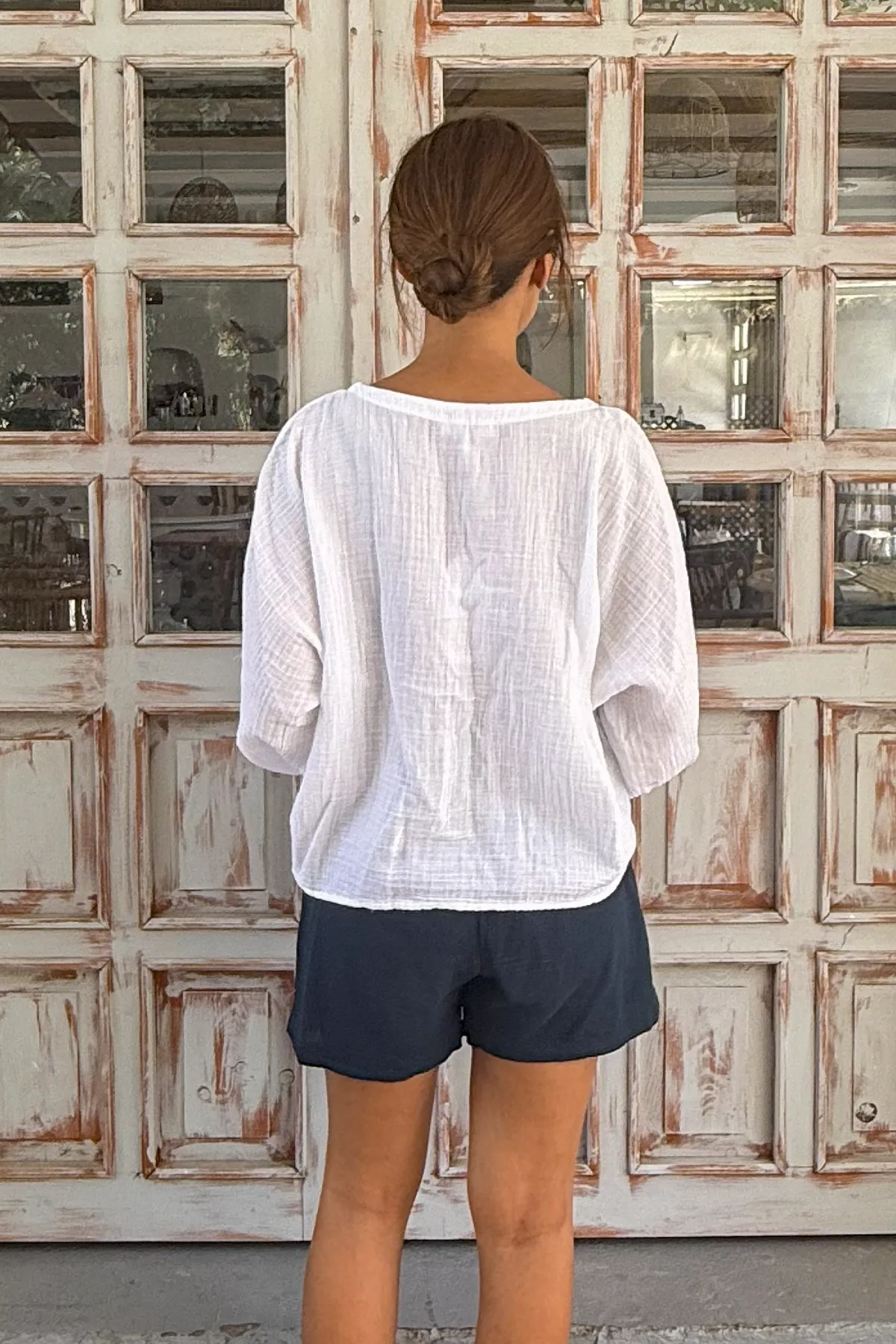 BÜZGÜ DETAYLI MÜSLİN BLUZ