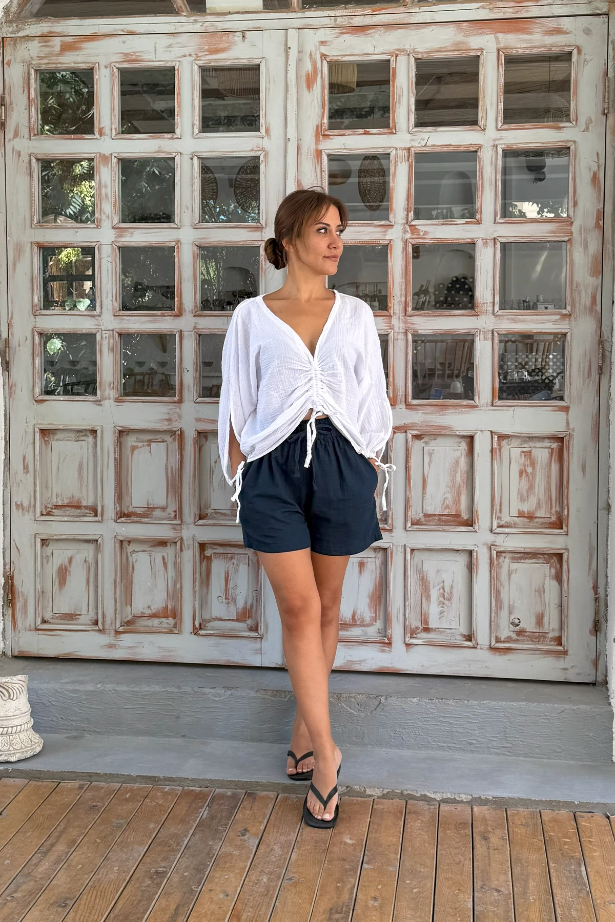 BÜZGÜ DETAYLI MÜSLİN BLUZ