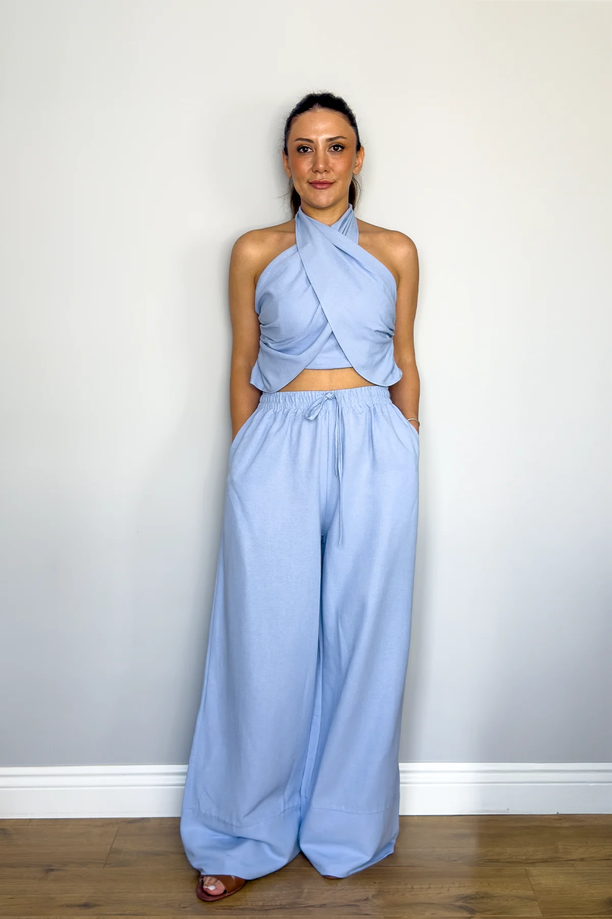 ÇAPRAZ BAĞLAMALI KETEN TAKIM