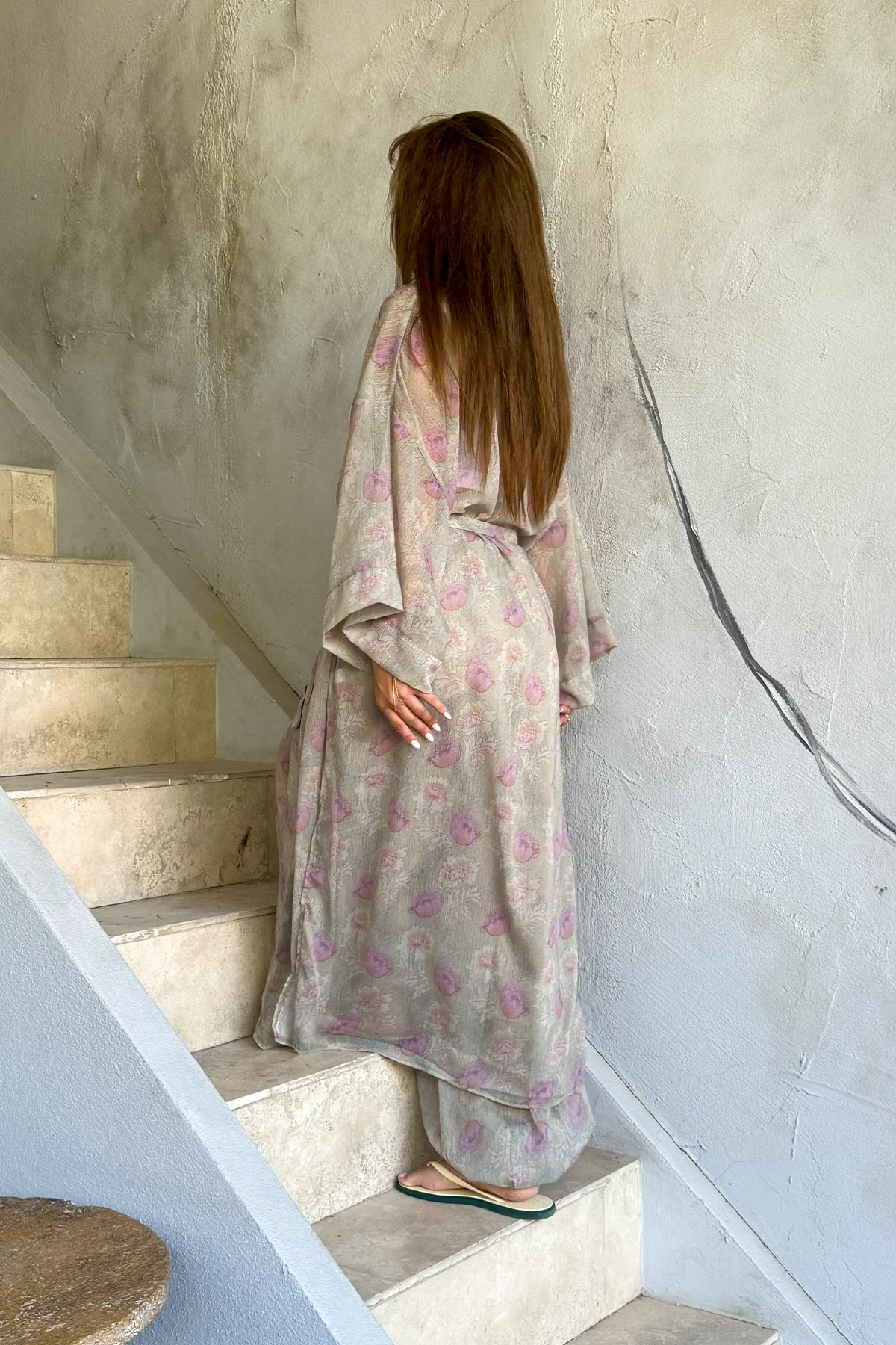 ÇİÇEK DESENLİ KUŞAKLI KİMONO