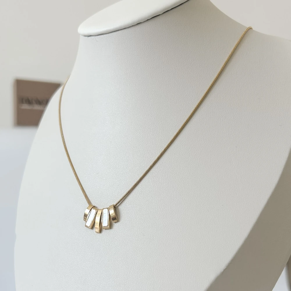 Sedef Uçlu Çelik Zincir Kolye